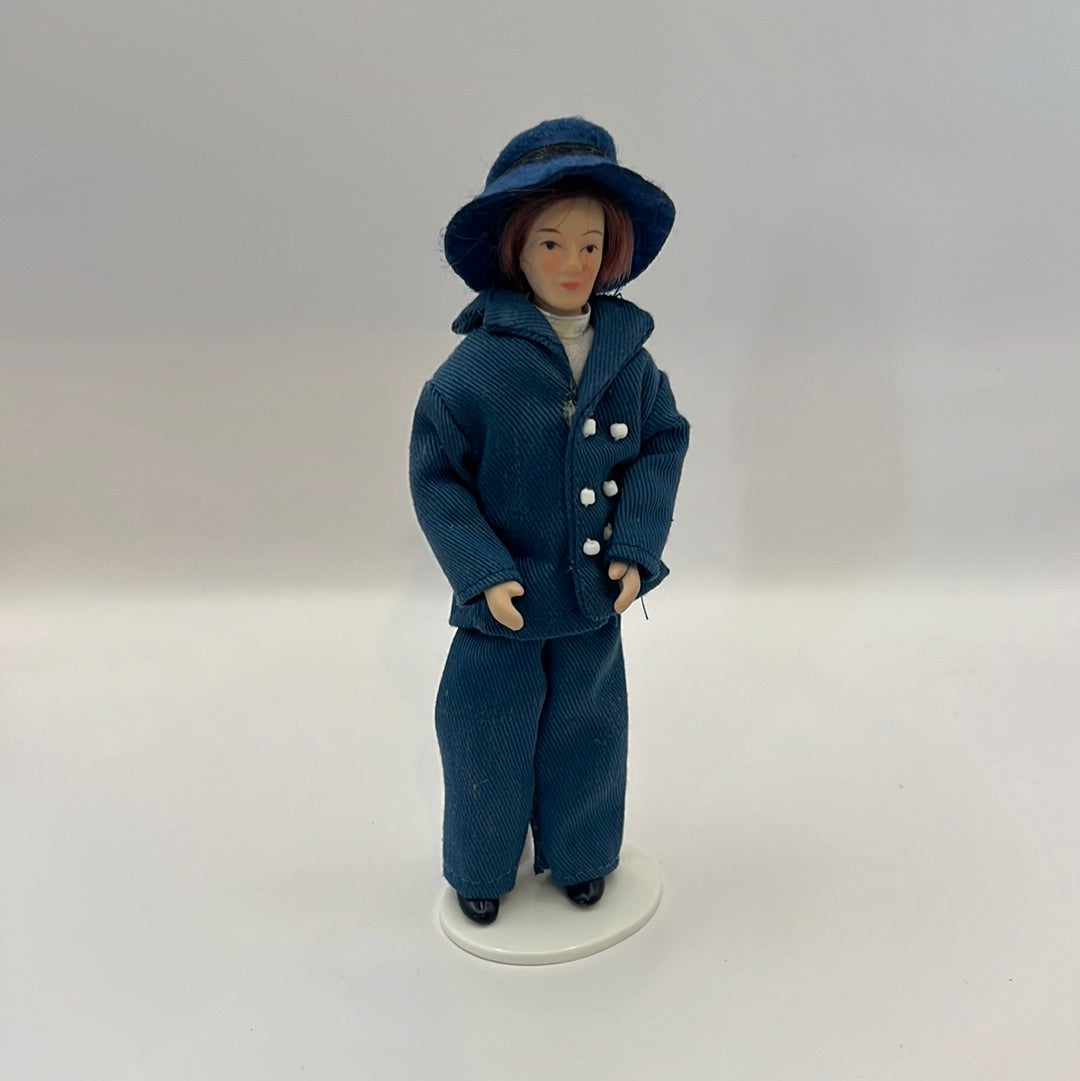 DOL018 - Man in blue suit