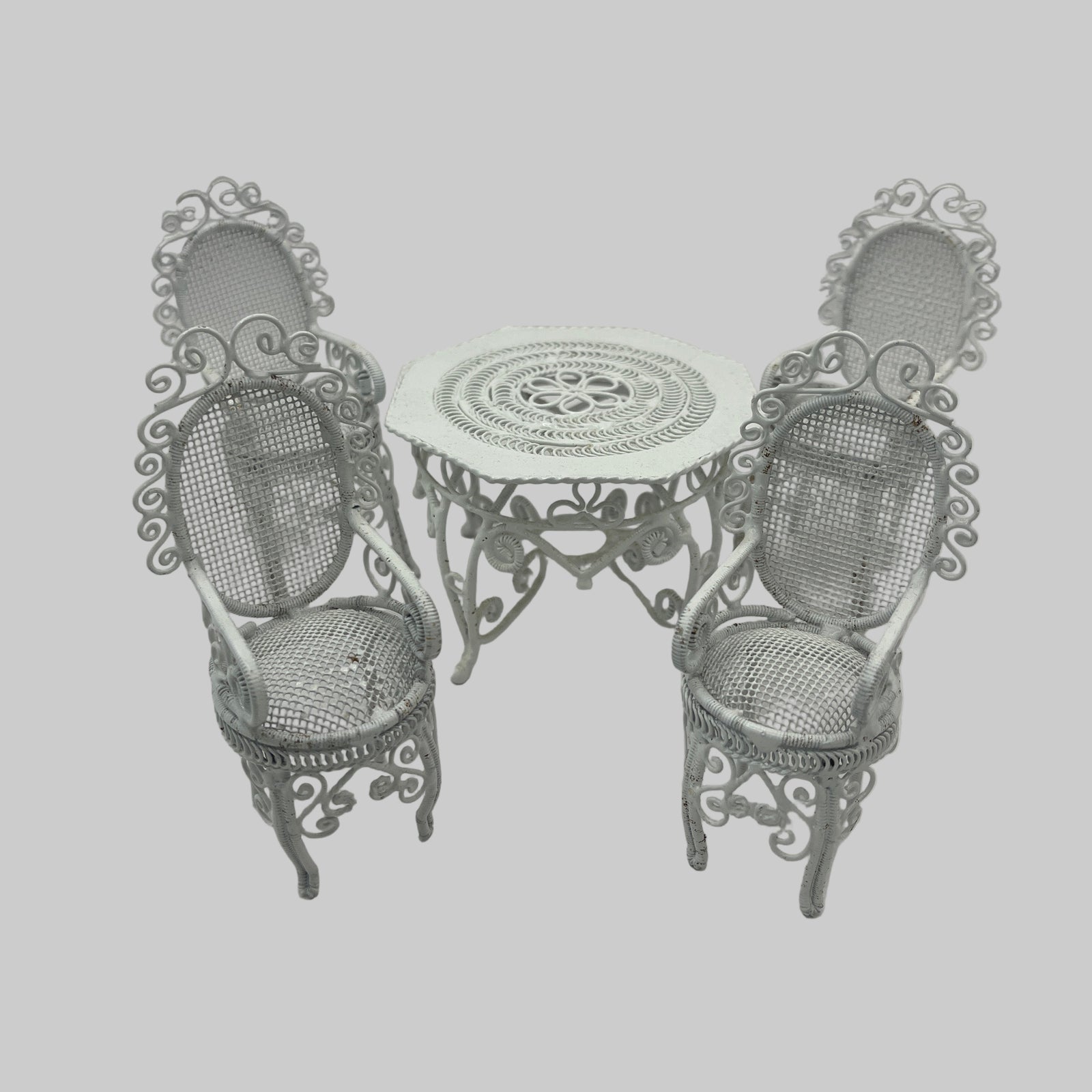 Dolls houe white metal patio set