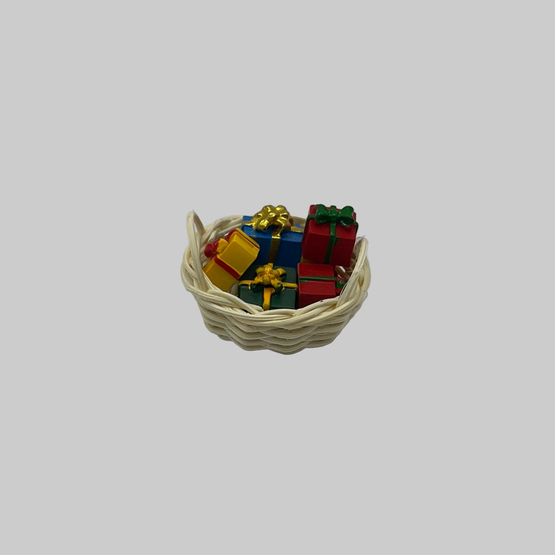 ZR199 - Basket of presents