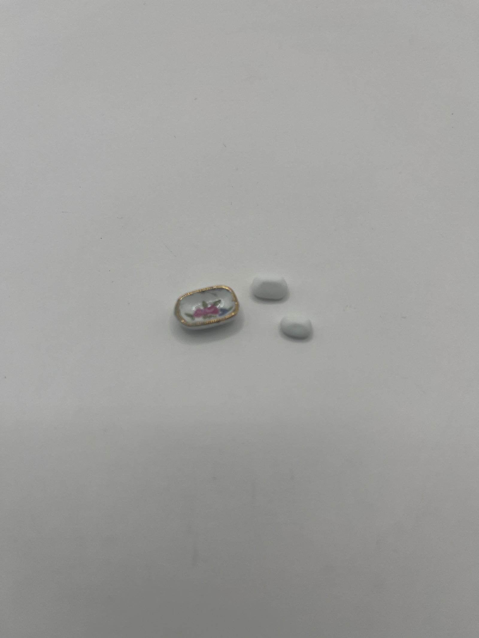 D1742 - Soap dish and soaps