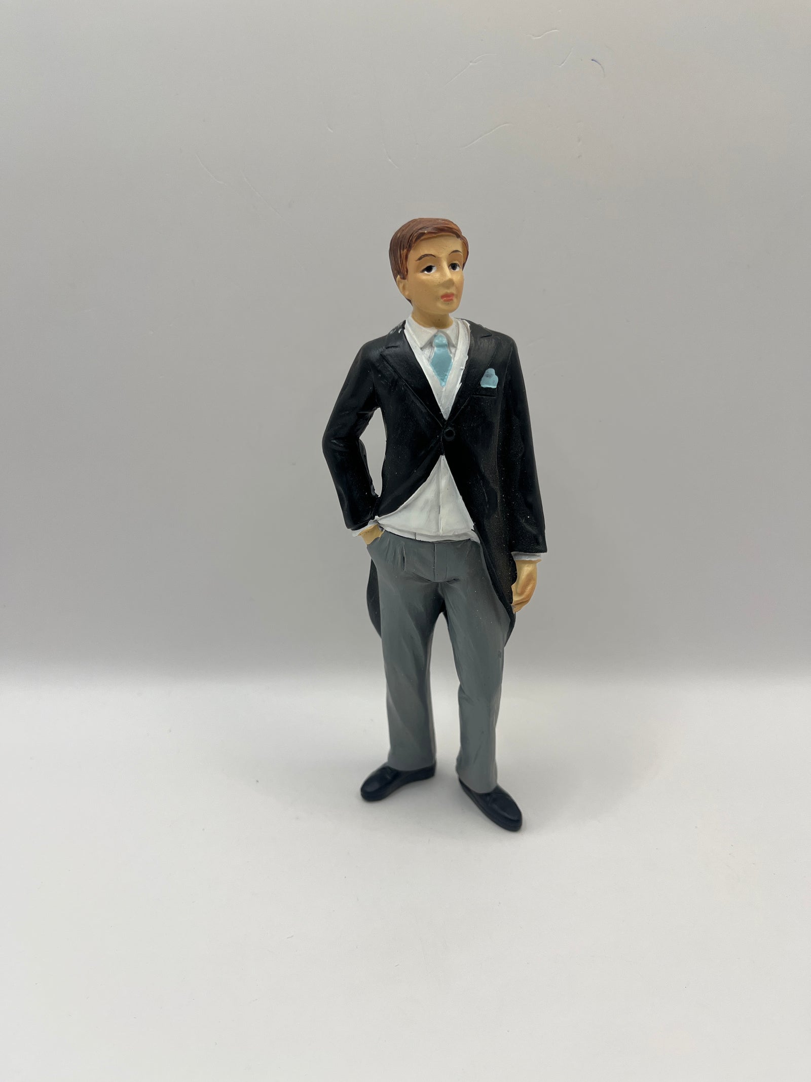 DP345 - Resin groom figure