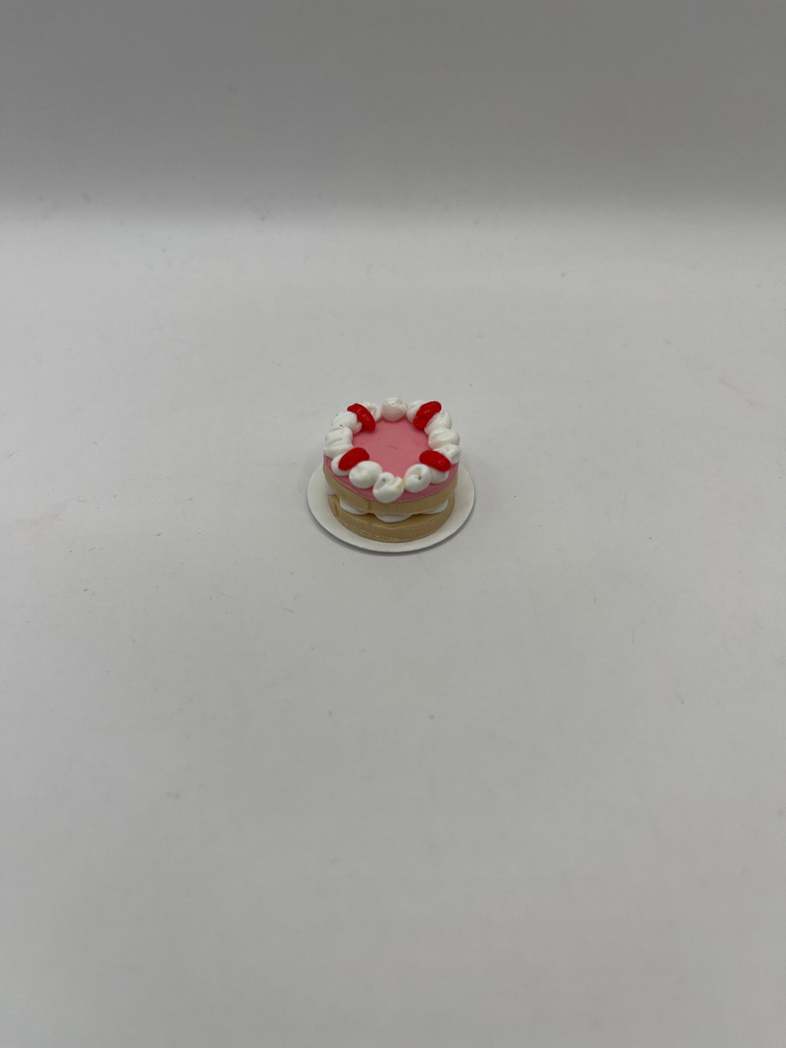 D1973 - Strawberry gateau