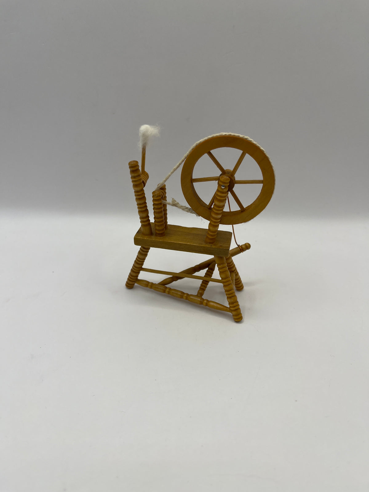 HOB023 - Spinning wheel