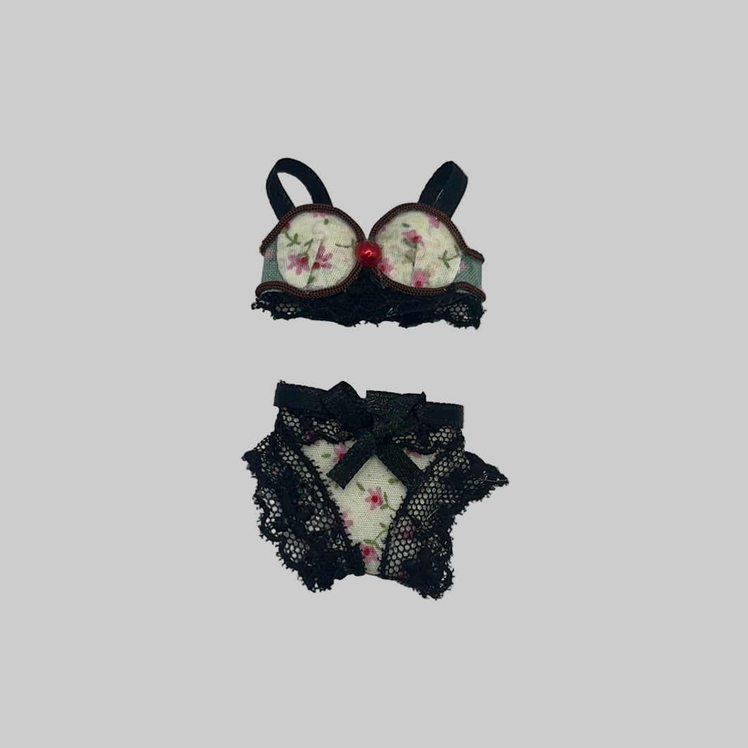YD005 - Bra and knickers set