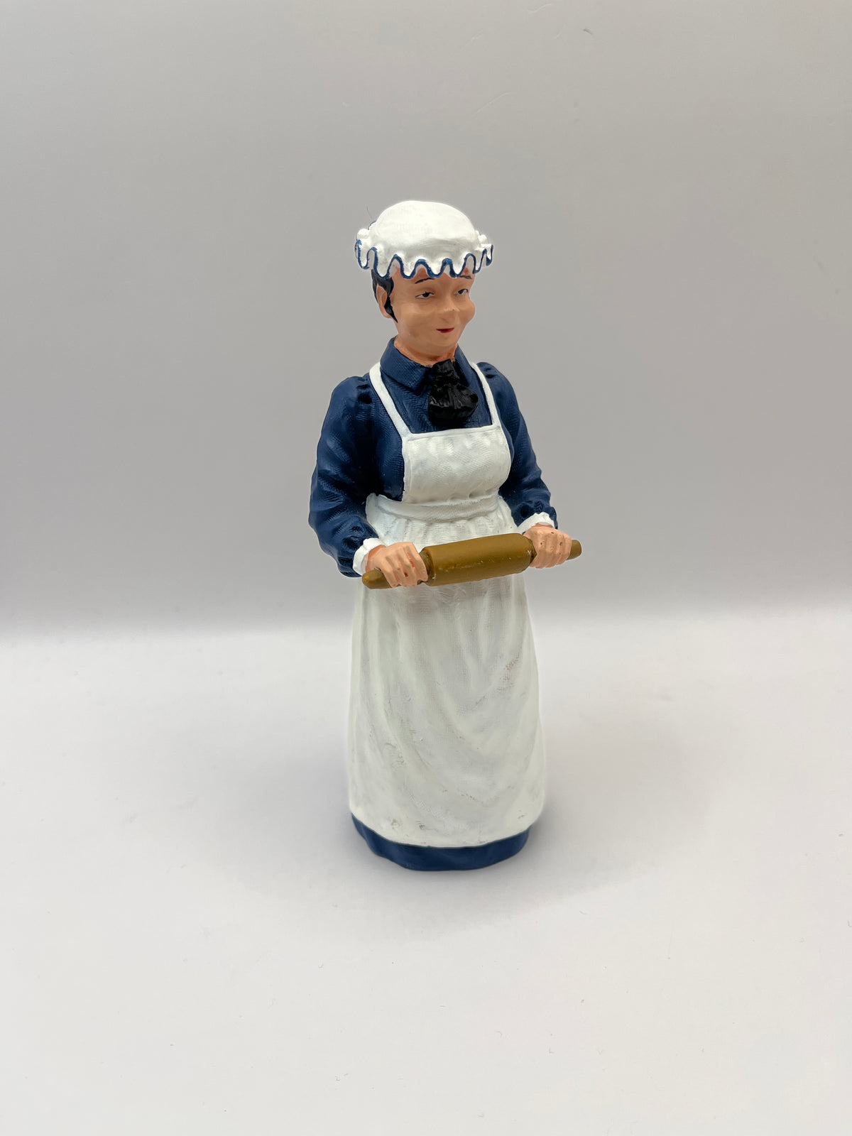 DP244 - Resin cook with rolling pin