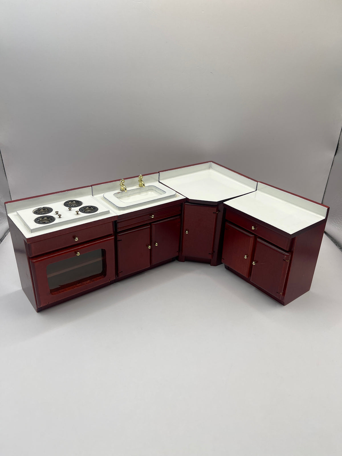 KIT016 - Mahogany corner kitchen