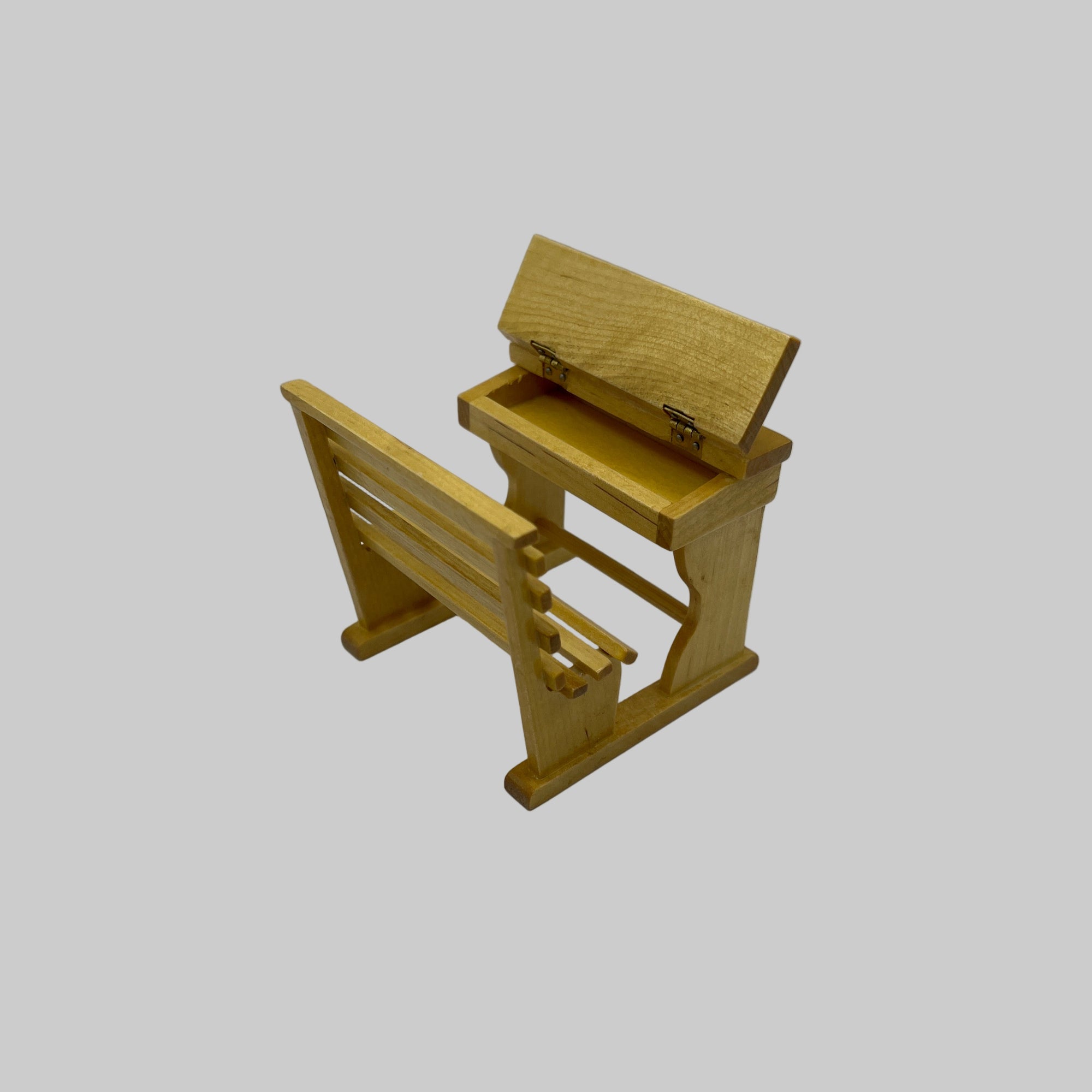 CB004 - Childs desk and chair combo