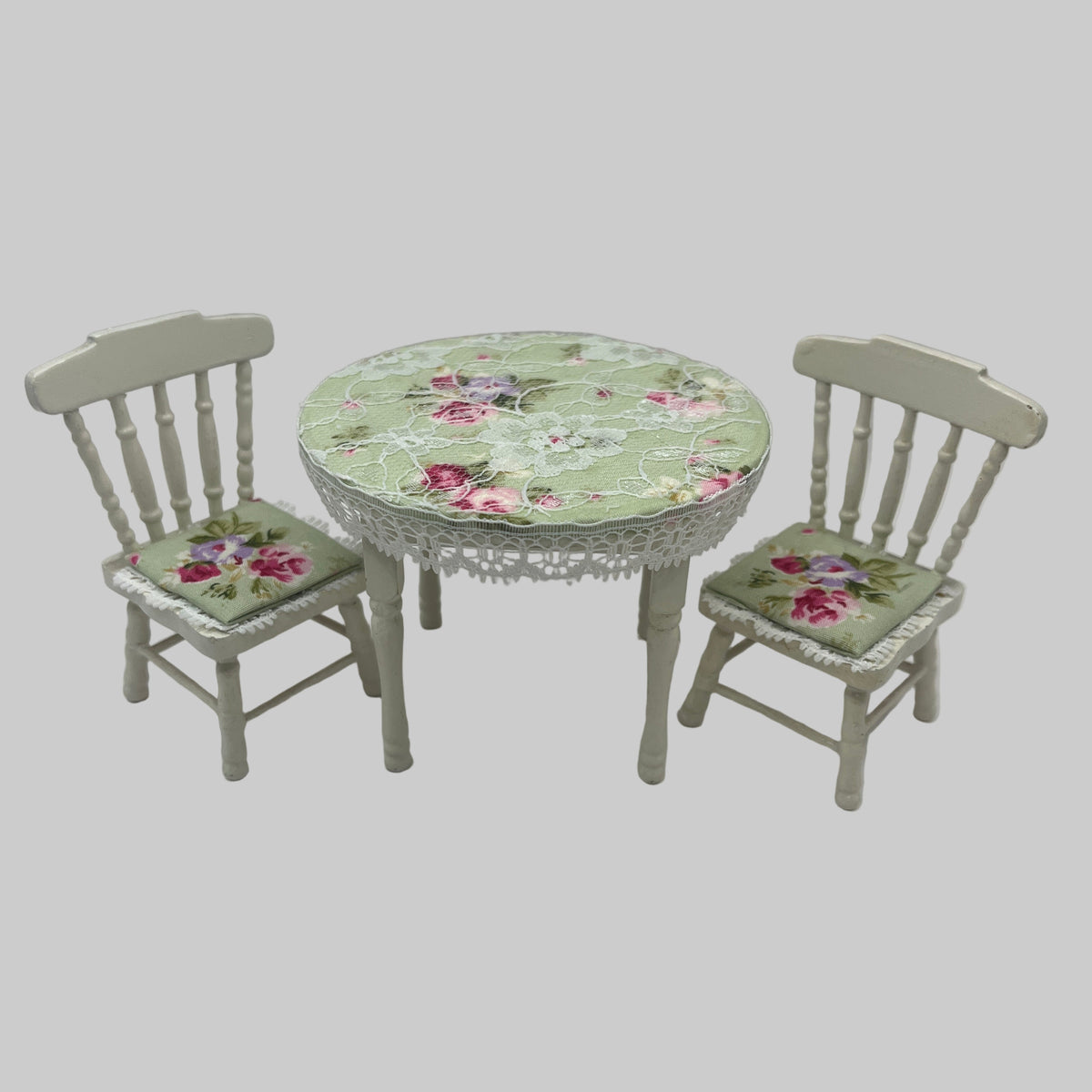 Dolls house country chic table and chairs