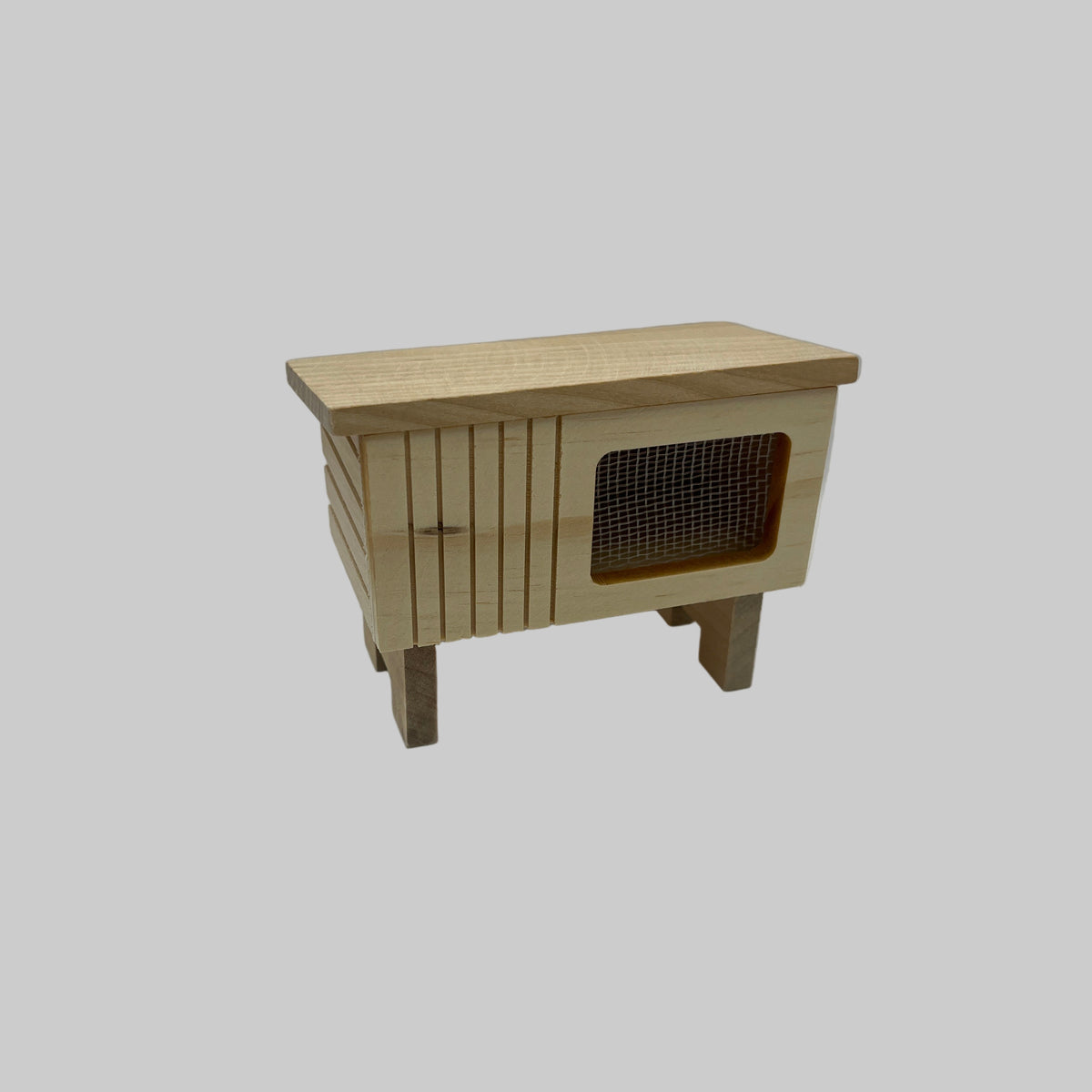 BEF142 - Bare wood rabbit hutch