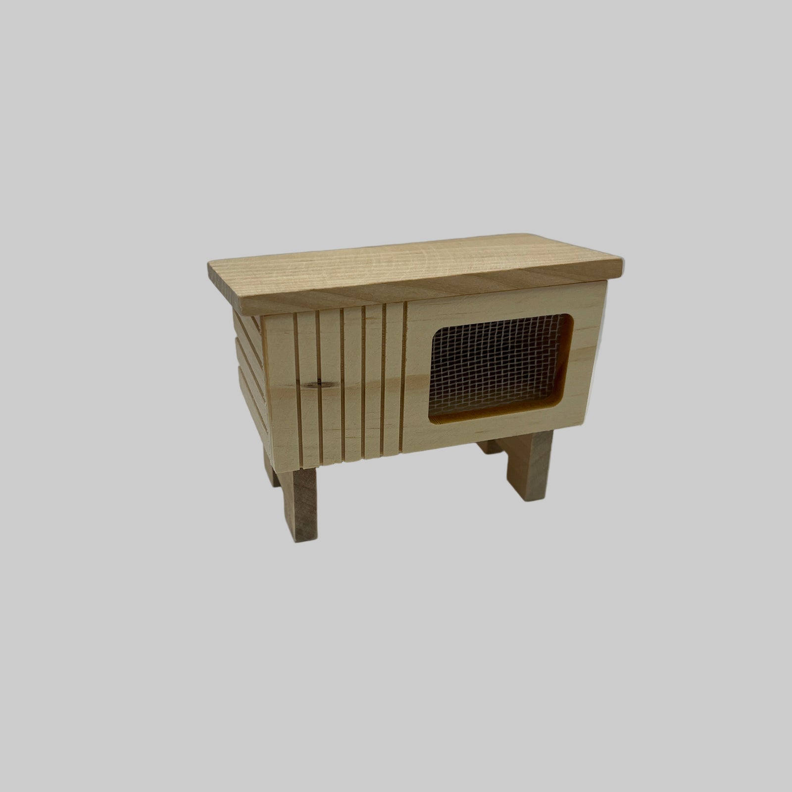 BEF142 - Bare wood rabbit hutch