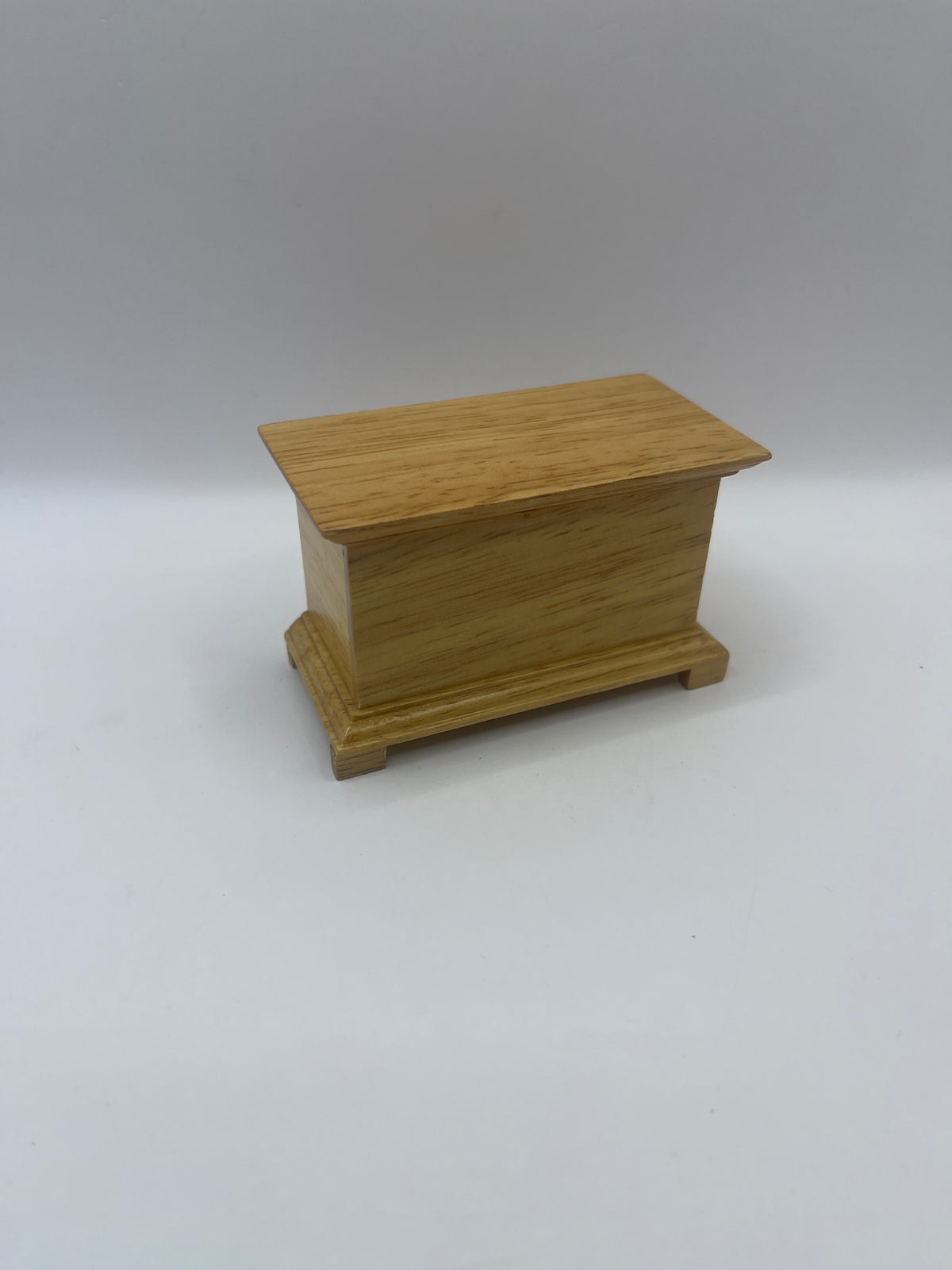 AB011 - Storage chest