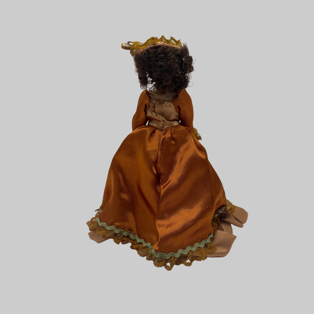 Lady in russet dress