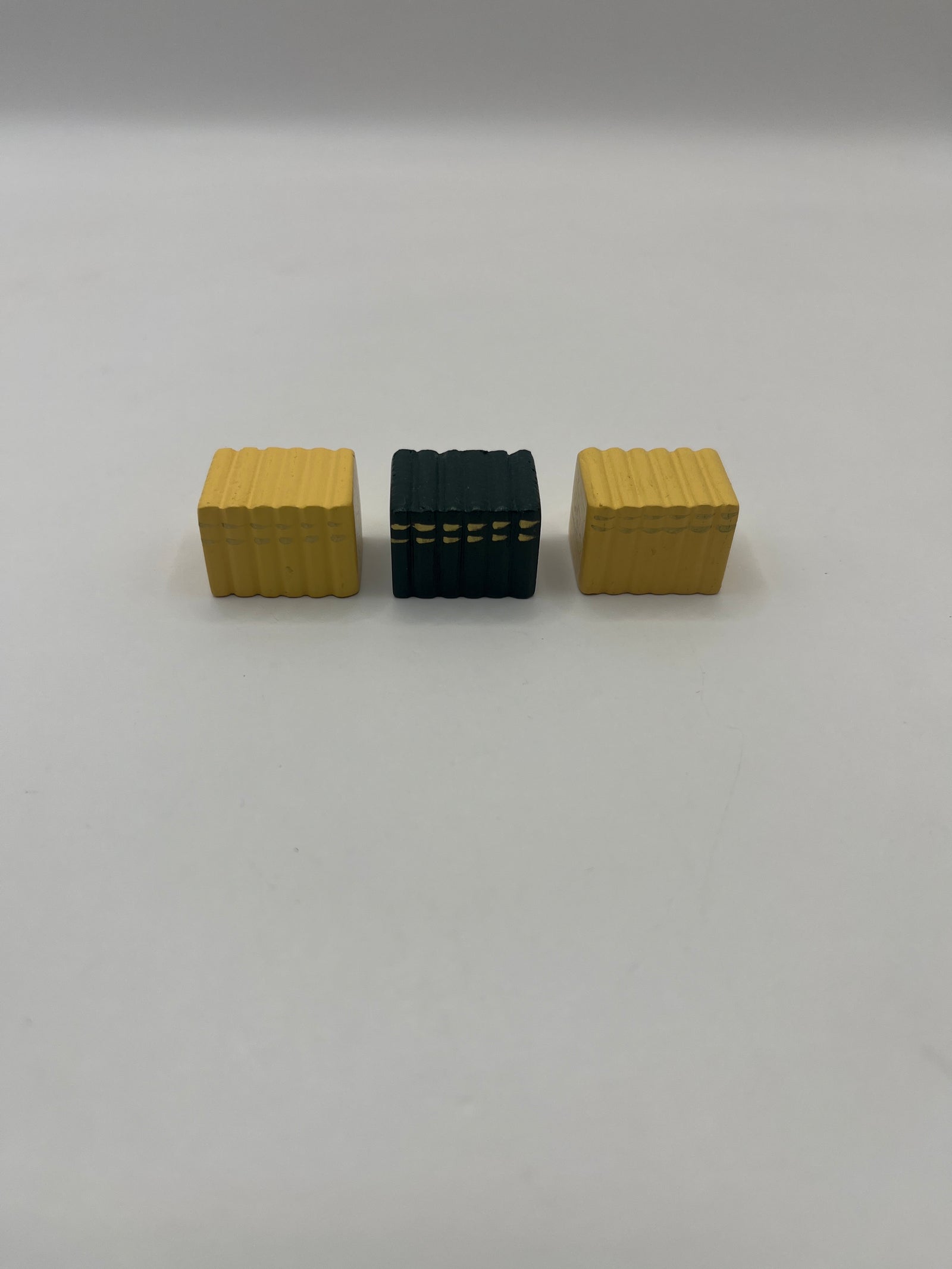 ACC143 - Wooden books for bookshelves