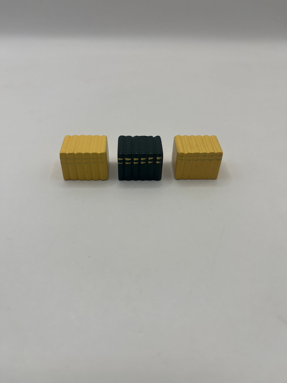 ACC143 - Wooden books for bookshelves