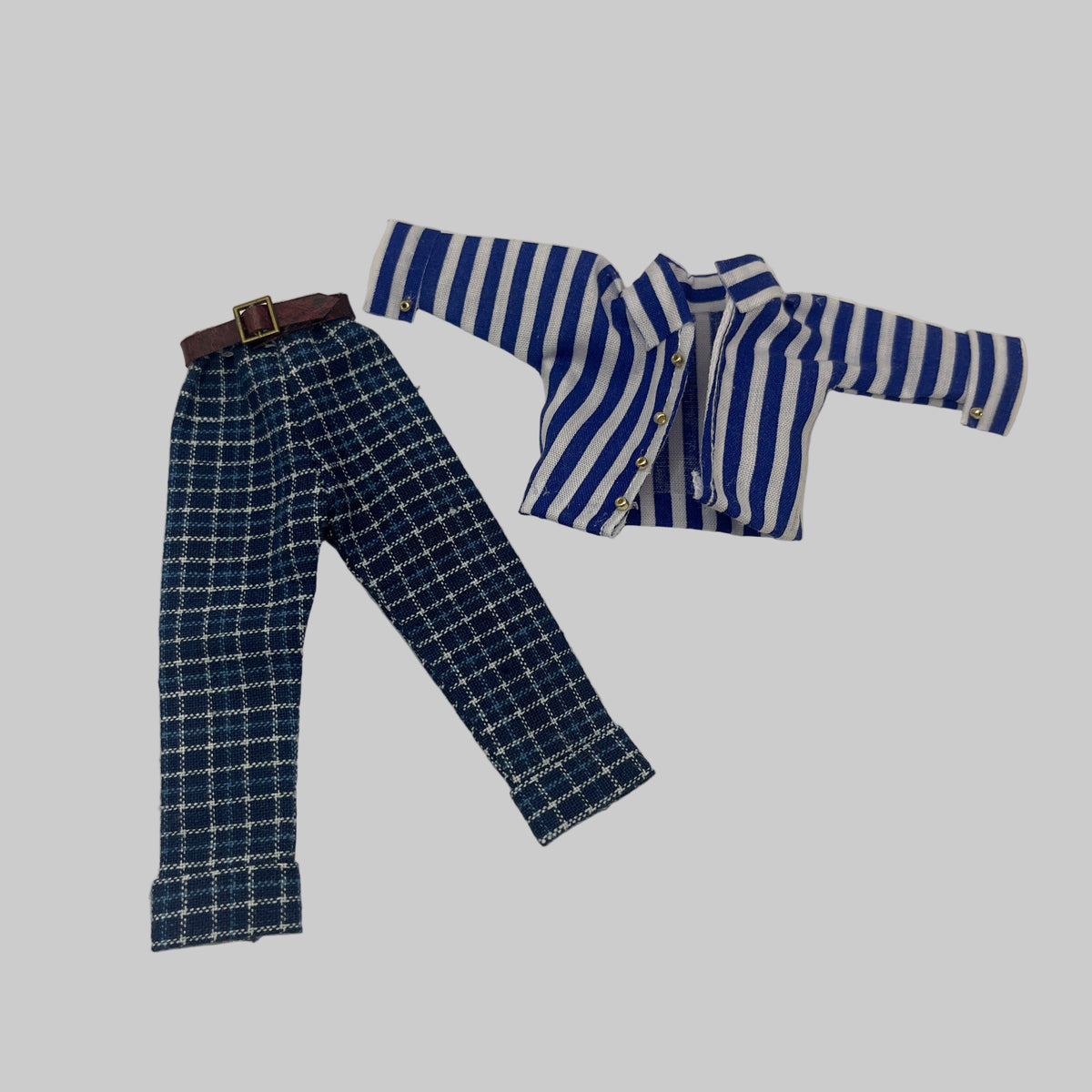 YD122 - Shirt and trousers