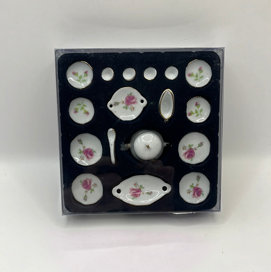 D1726 - Pink rose dinner set