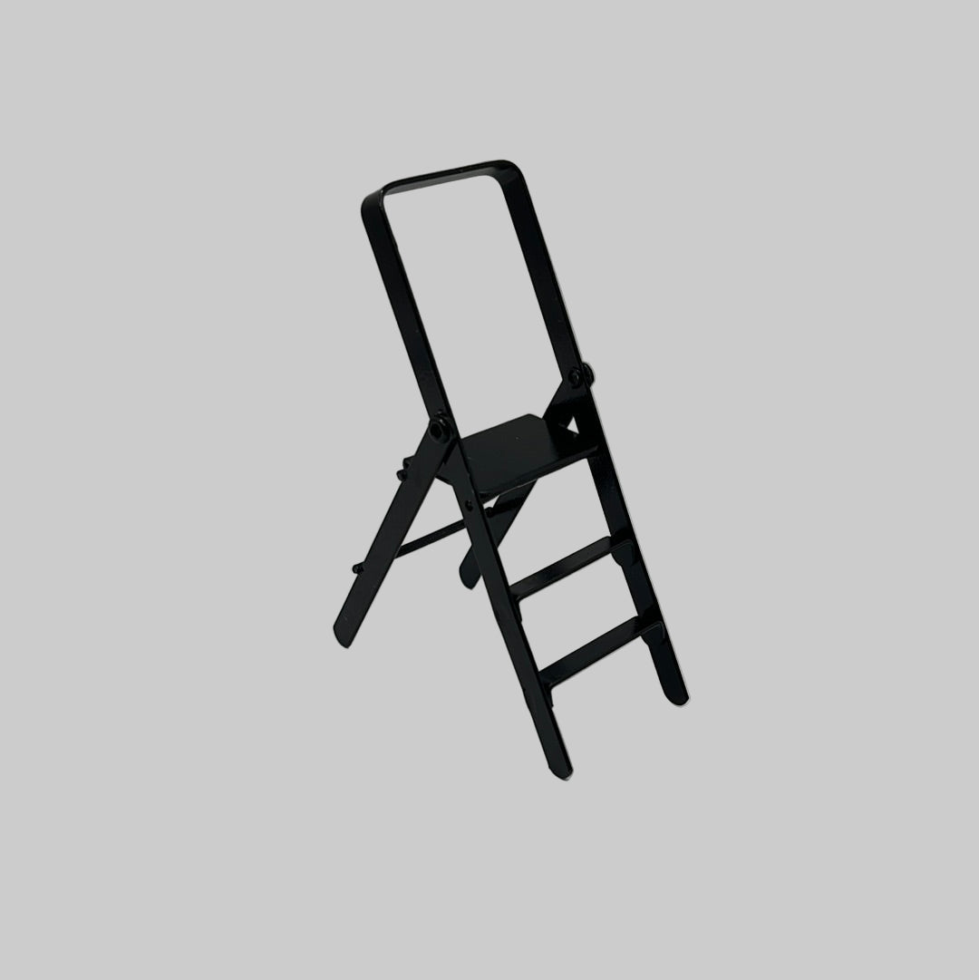 OUT031 - Black metal step ladder
