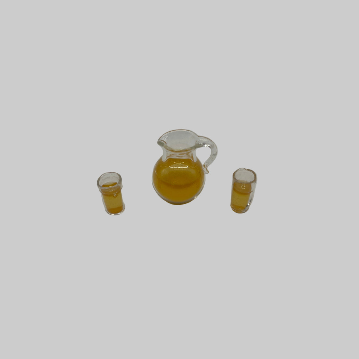 ACC114 - Jug and glasses of fruit juice