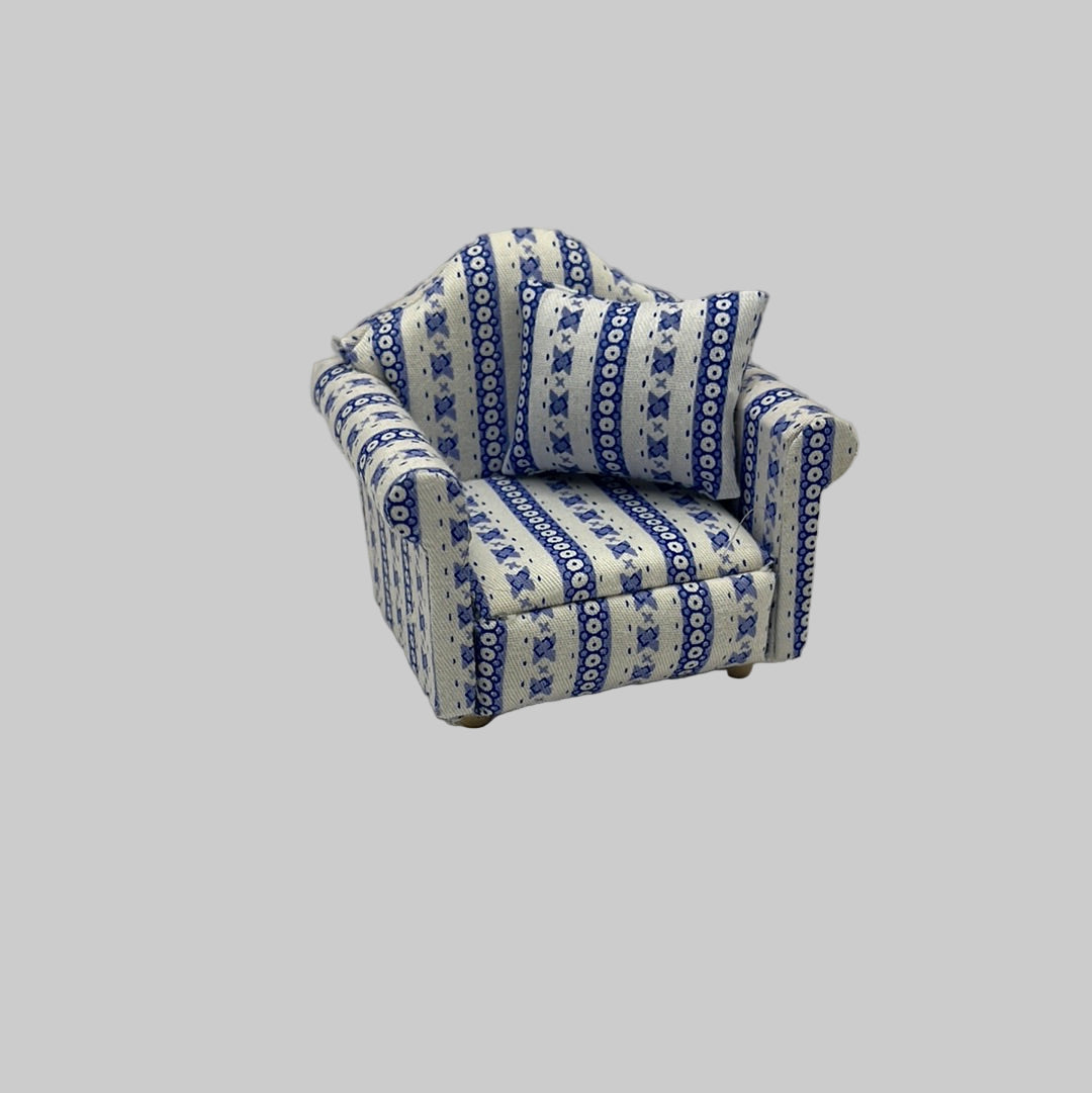 DF889 - Blue and white armchair