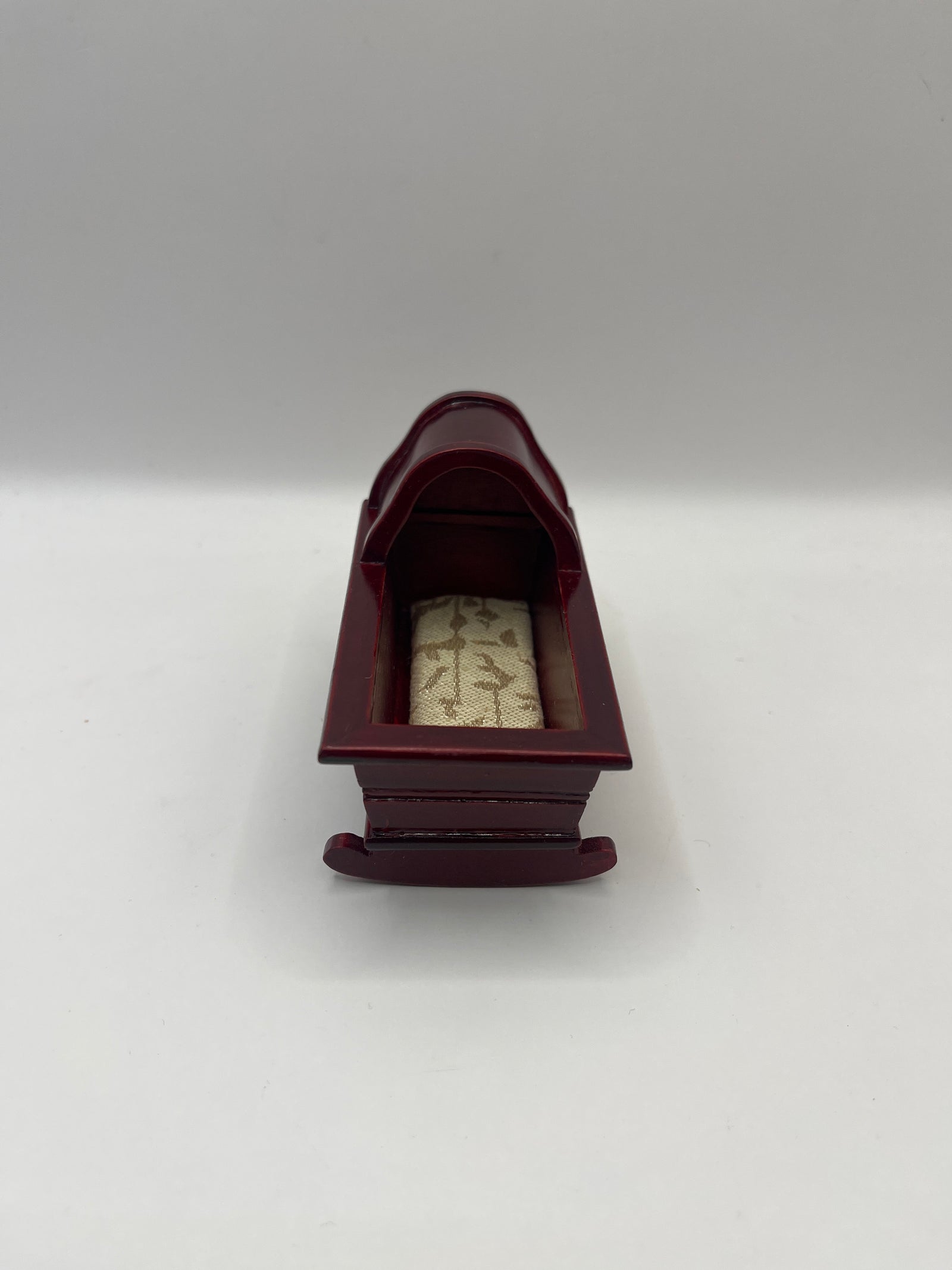 NUR004 - Mahogany rocking crib