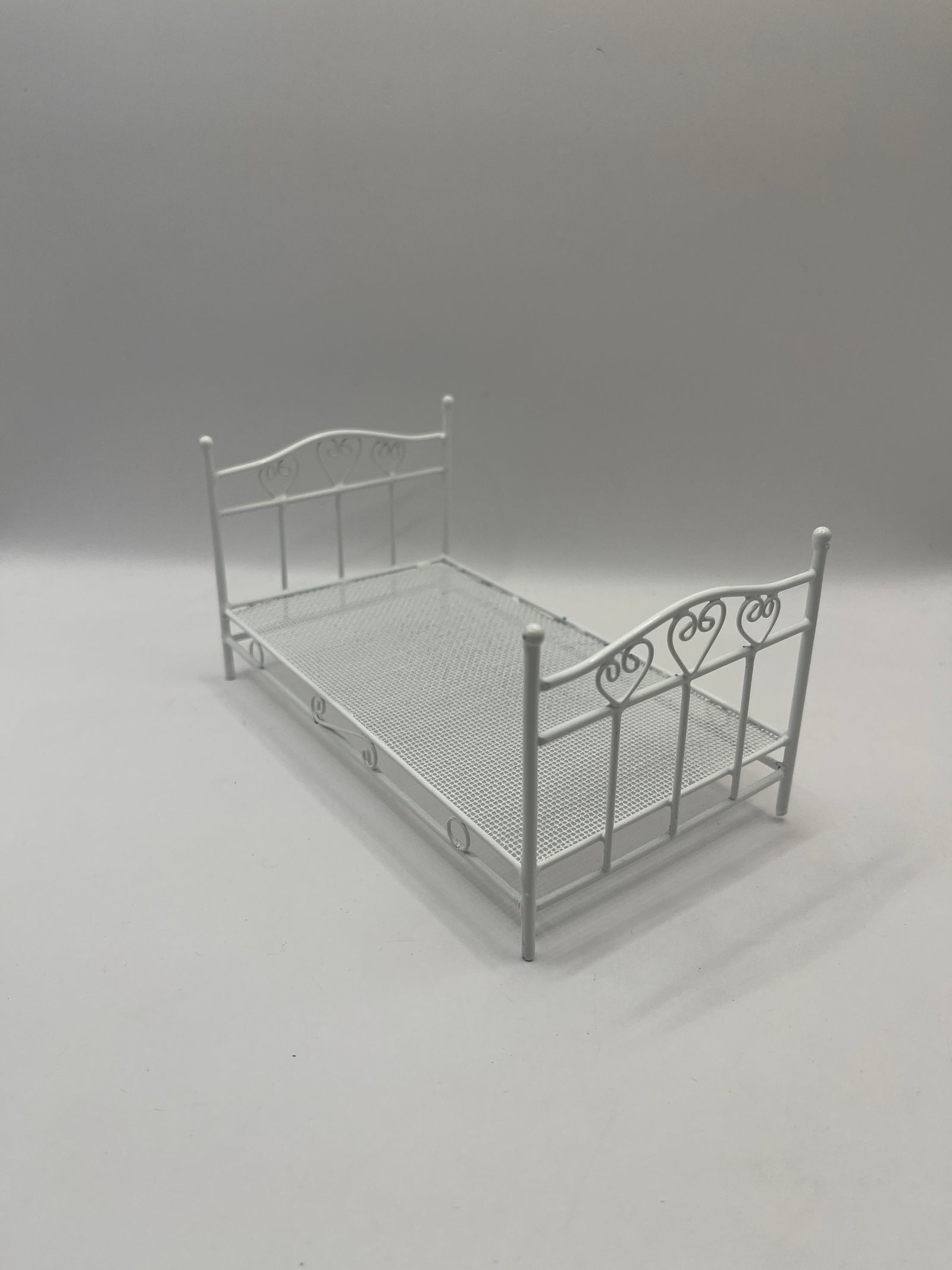 AB126 - White metal single bed frame