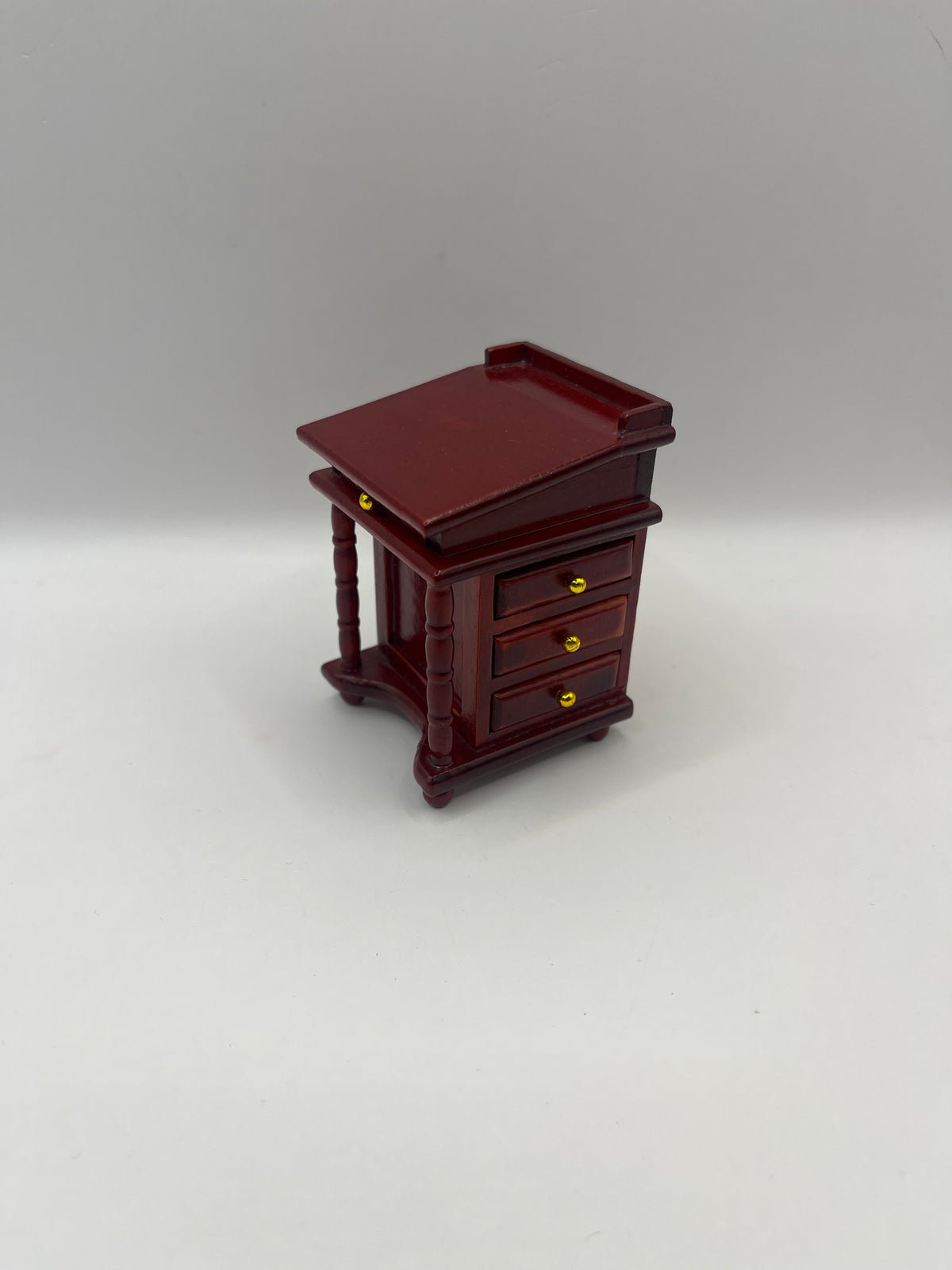 STU007 - Small writing desk