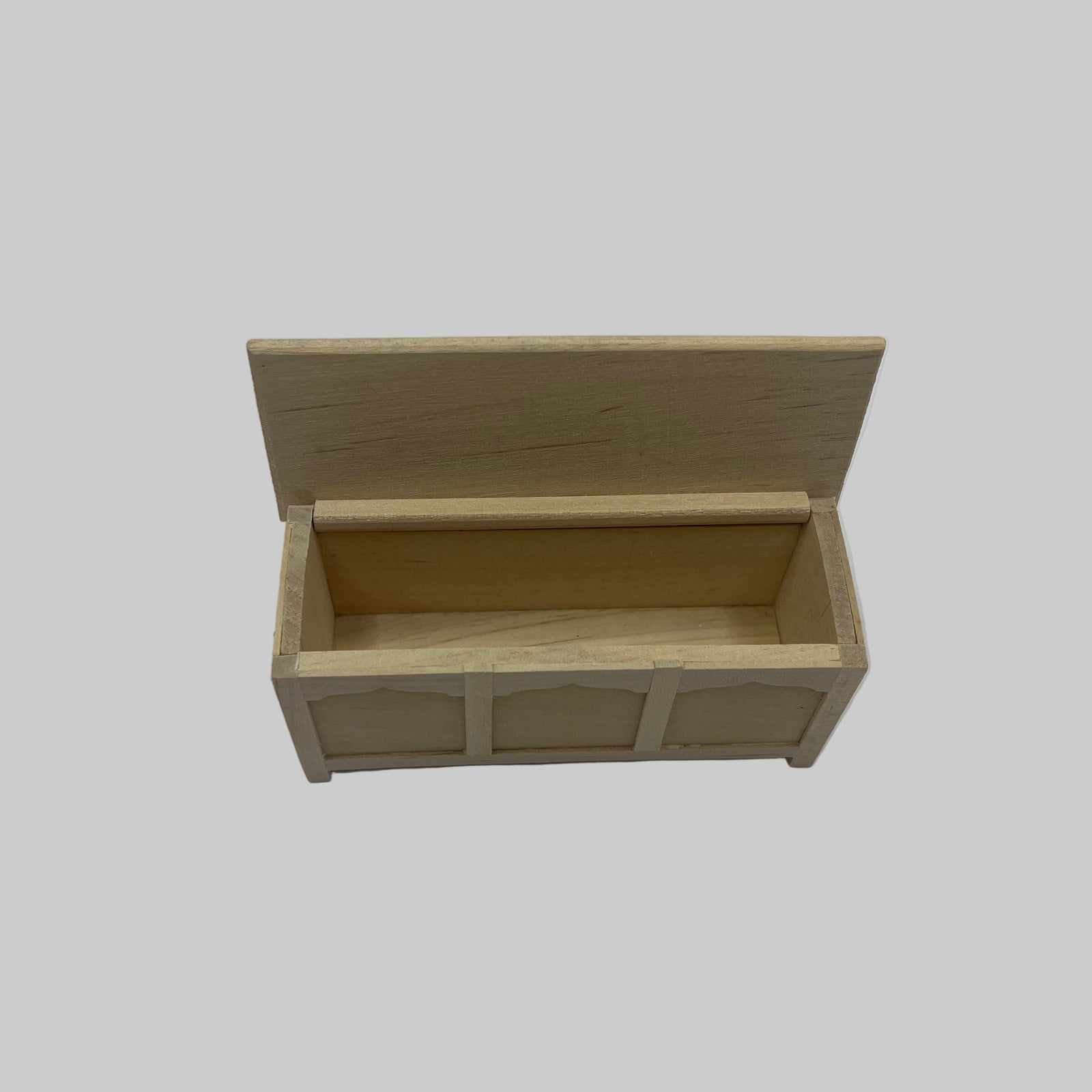 AB024 - Large storage box