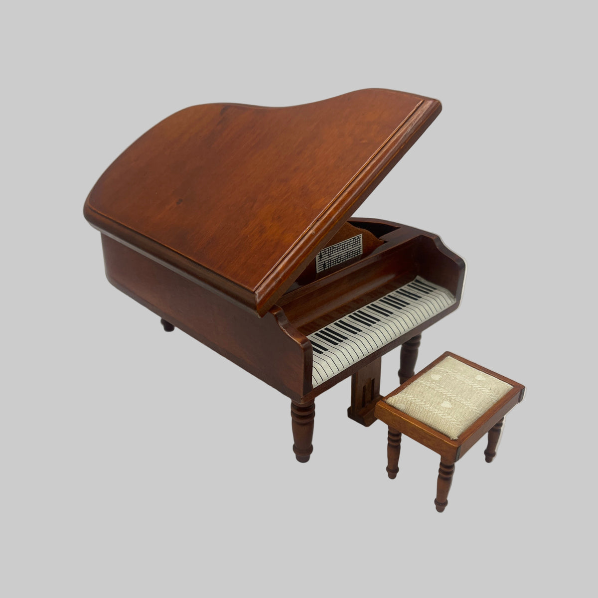 HOB002 - Grand piano with stool