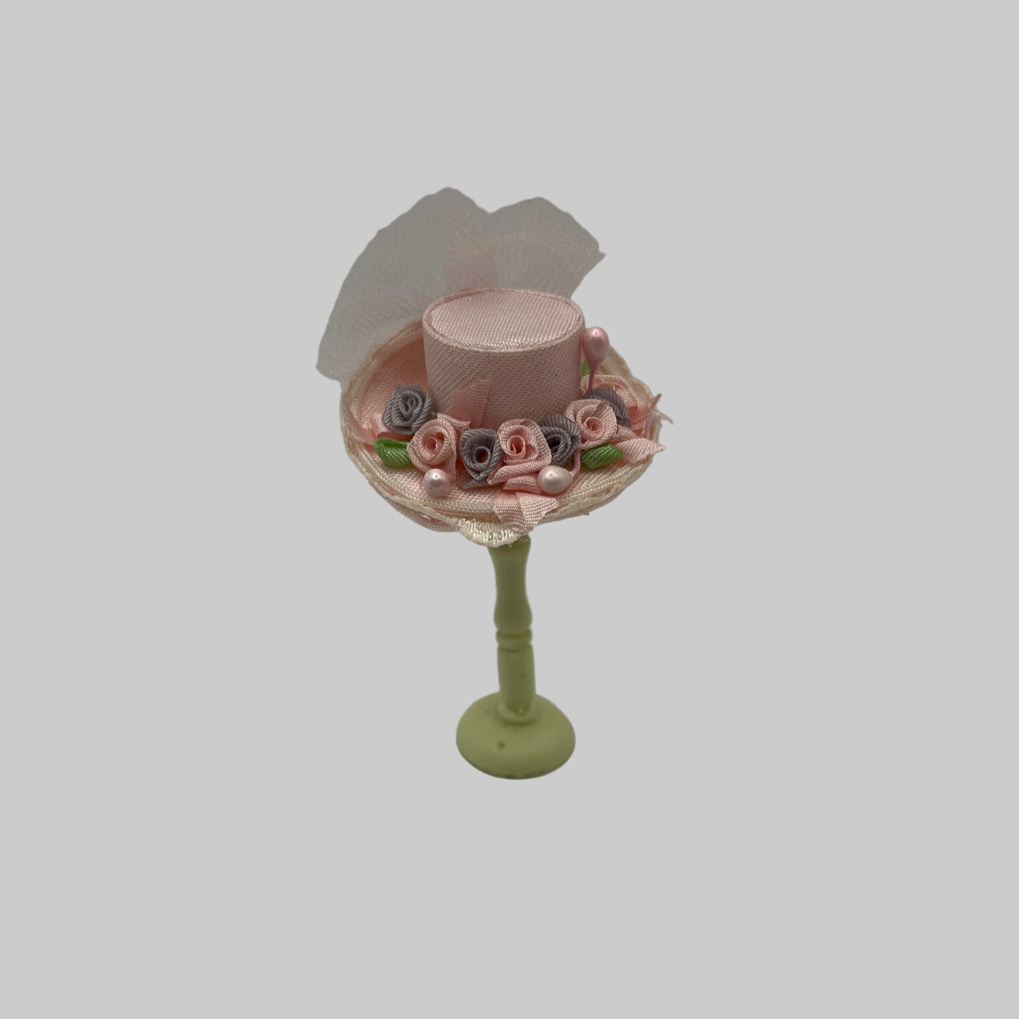ACC139 - Hat on hat stand