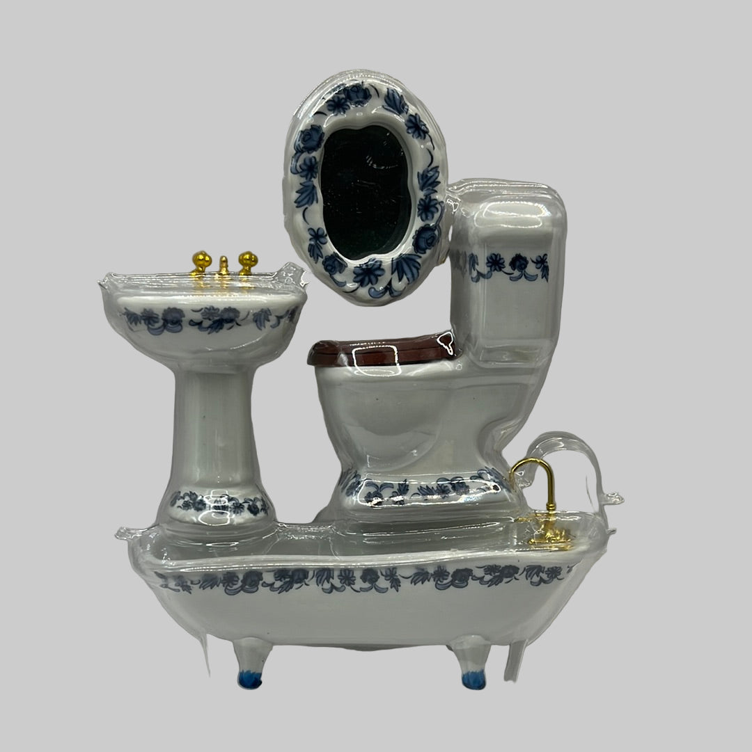 DF1430 - Deluxe blue floral bathroom suite