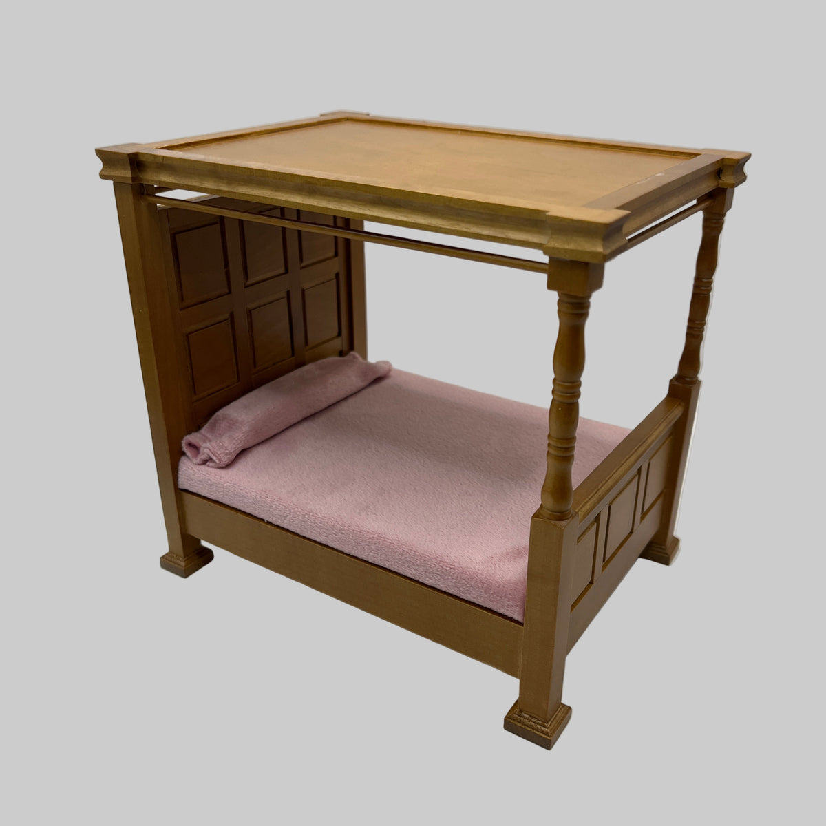Dolls house tudor four poster bed