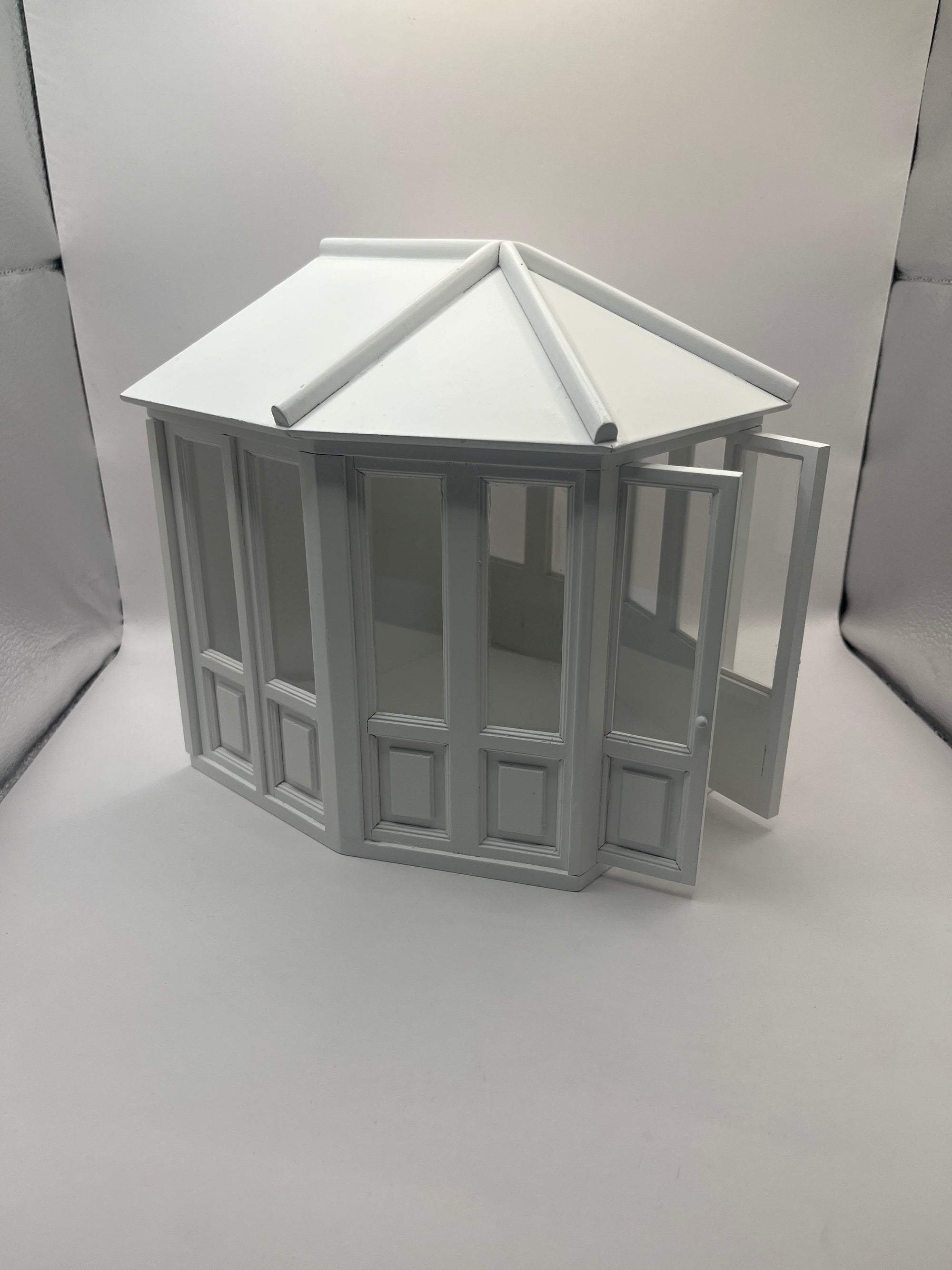 DH507 - White Victorian conservatory