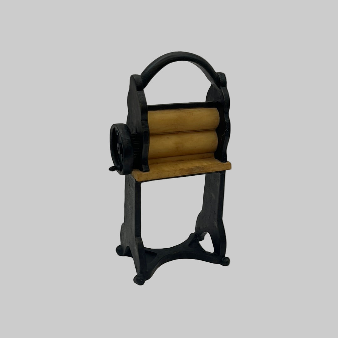 DF640 - Tall resin mangle