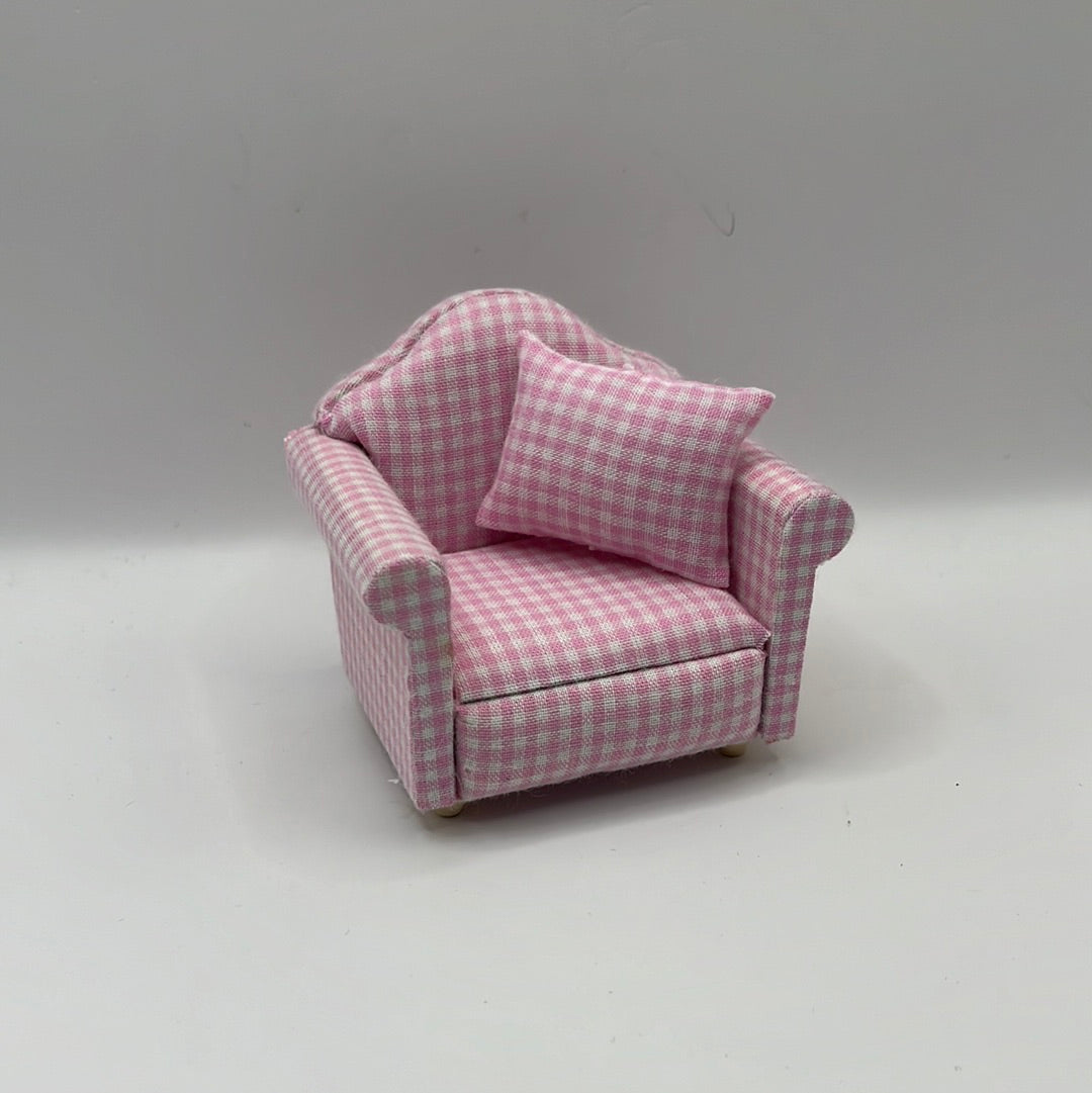 DF1163 - Pink checked armchair