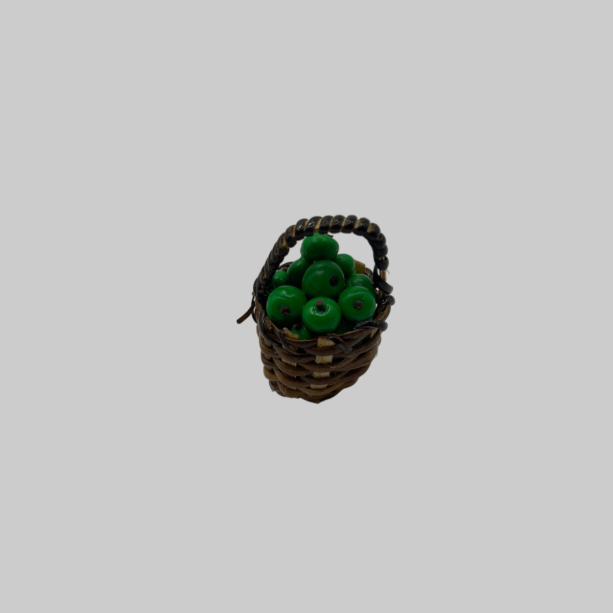 ZR271 - Basket of apples