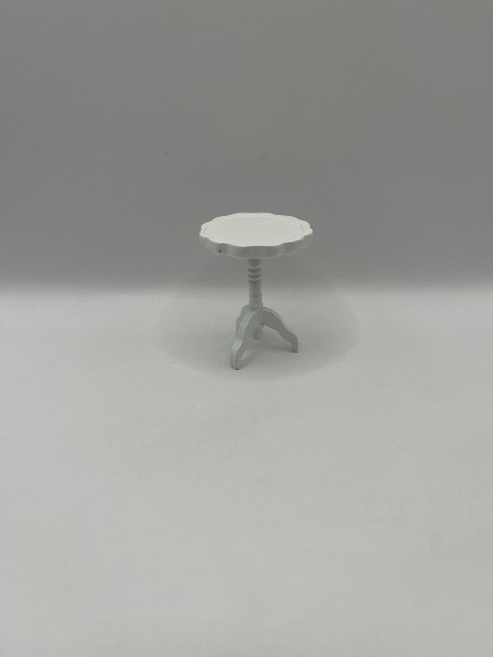 DF1187 - White drinks table