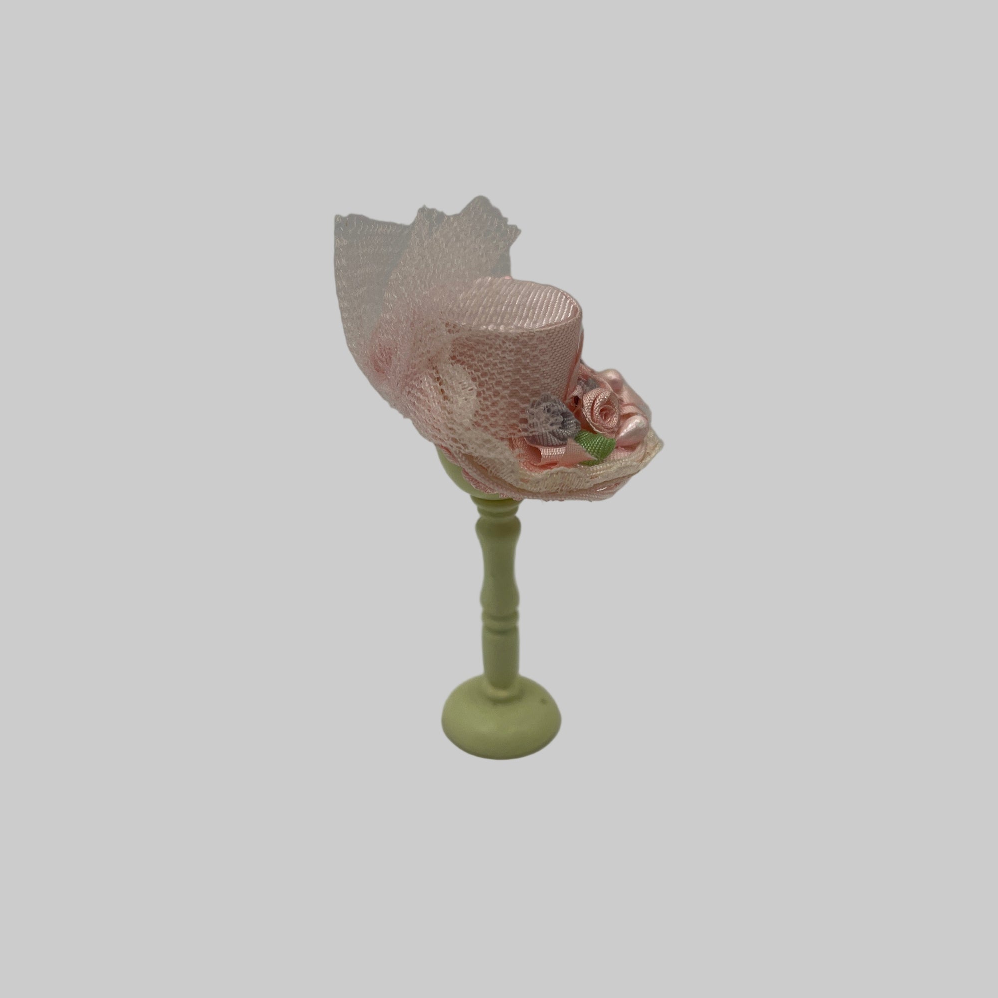 ACC139 - Hat on hat stand