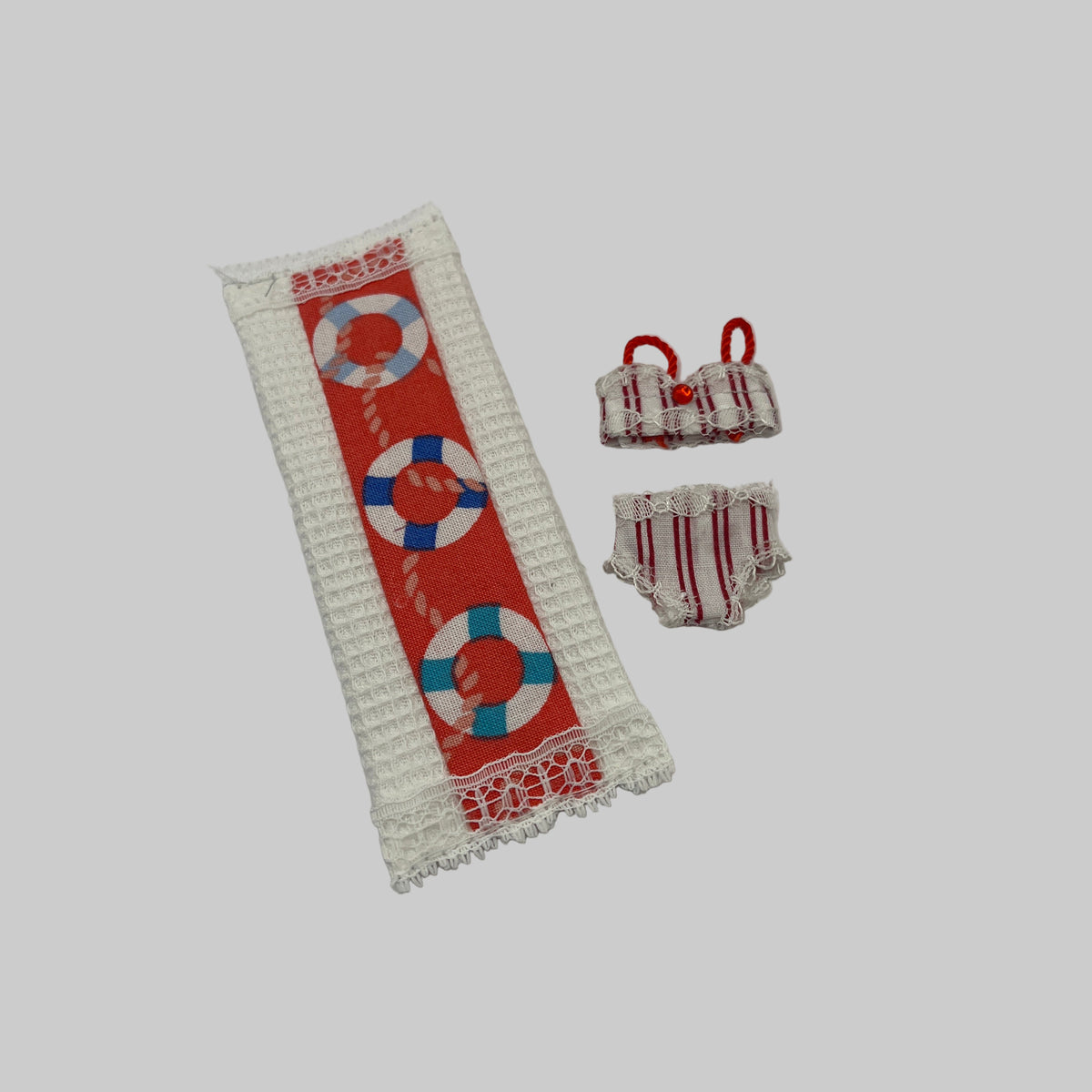 YD061 - Beach towel and bikini