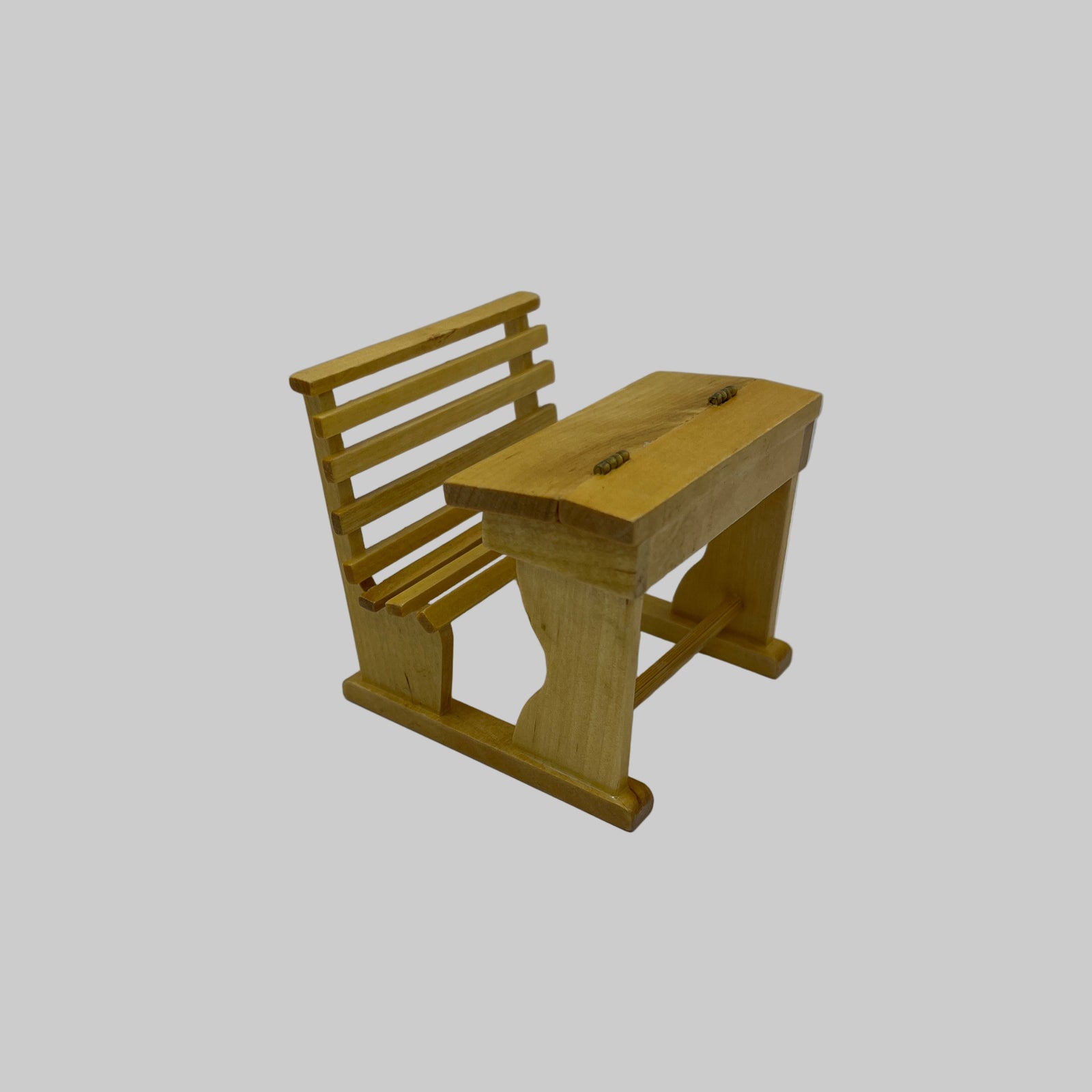 CB004 - Childs desk and chair combo