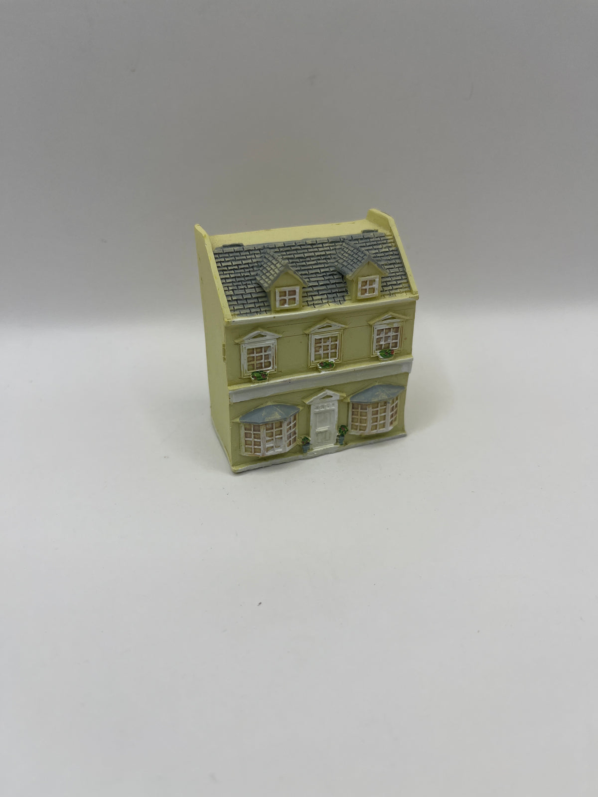 9358 - Resin toy dolls house, Country Stores