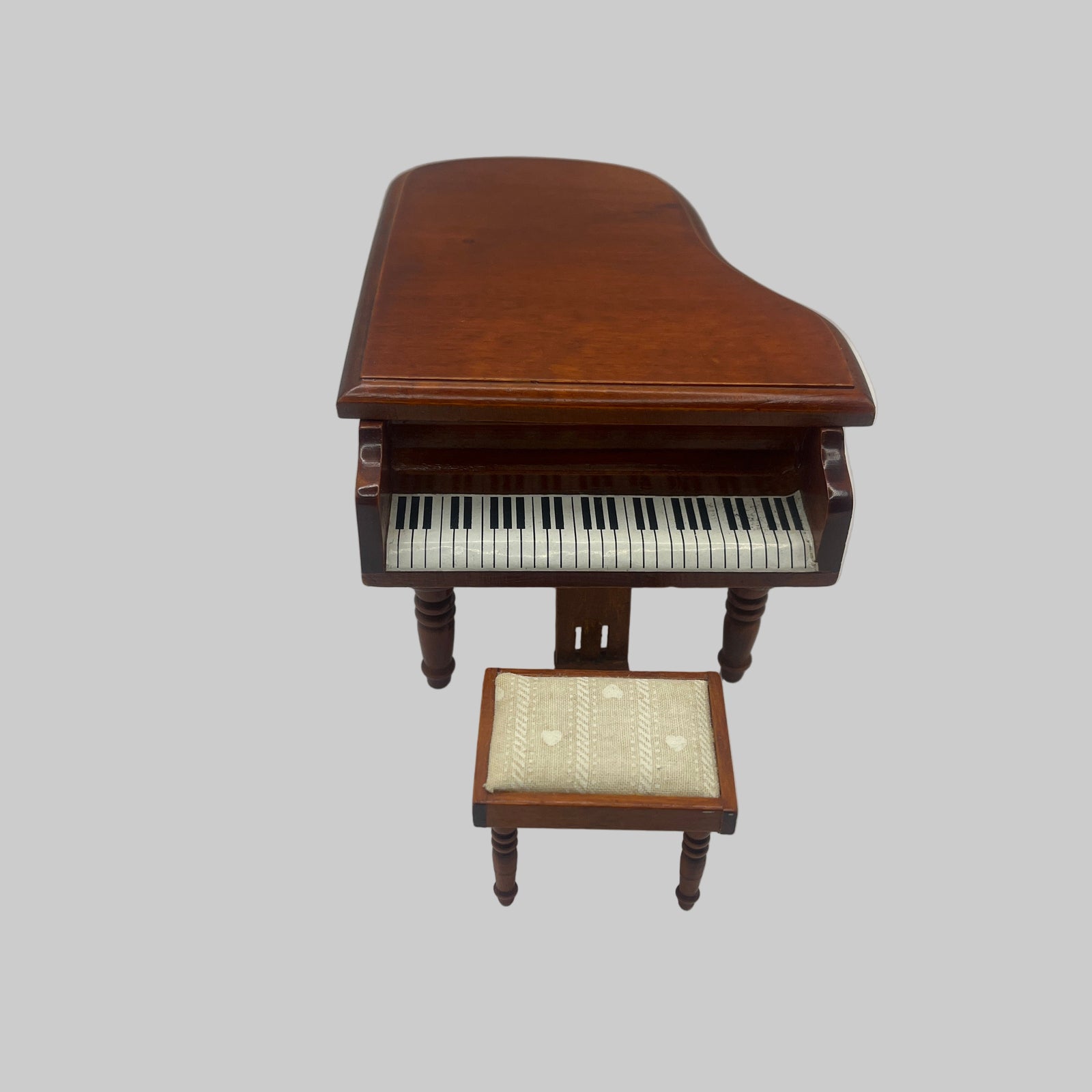 HOB002 - Grand piano with stool