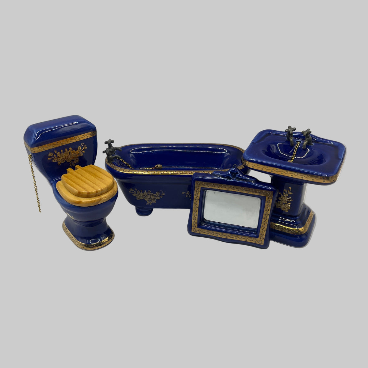 BA015 - Blue and gold bathroom suite