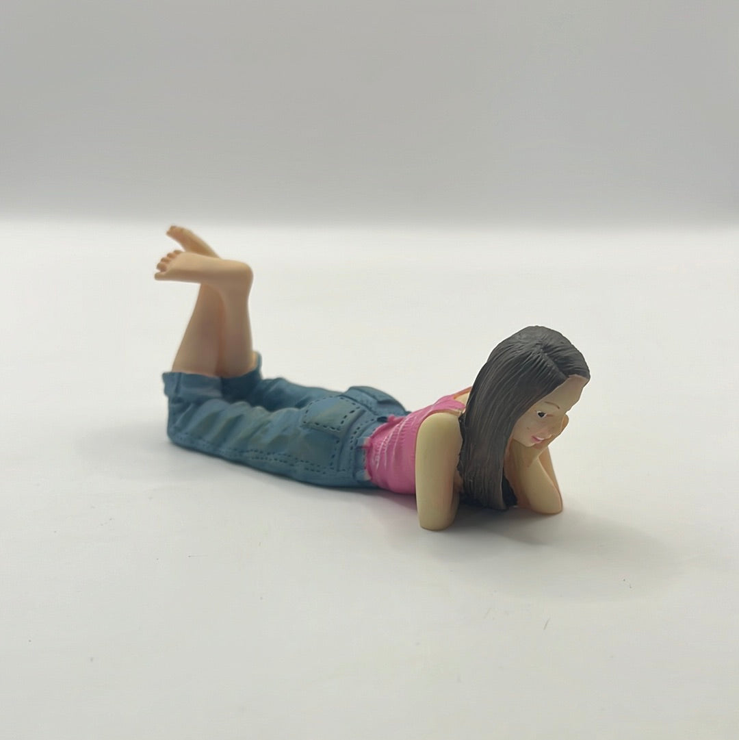 DP320 - Modern resin teenage lounging girl