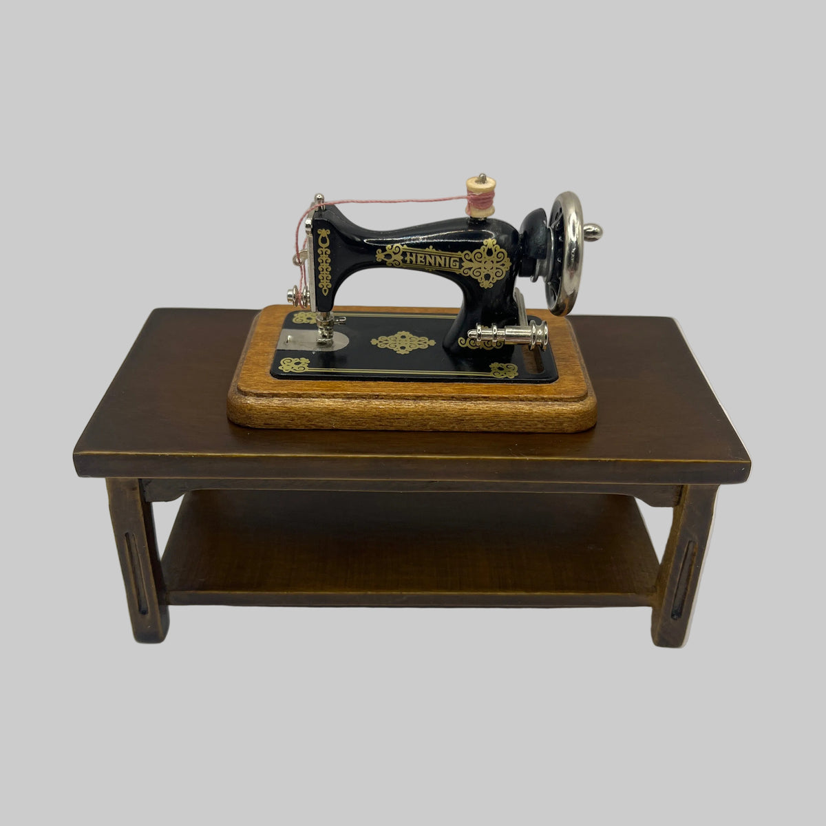 Dolls house Bodo Hennig sewing machine