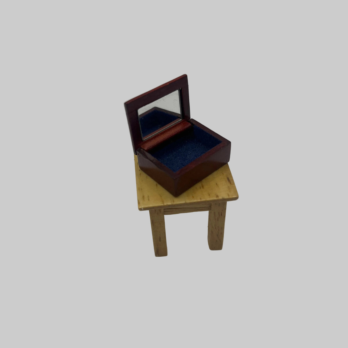Dolls house Geidi Ott jewellery box