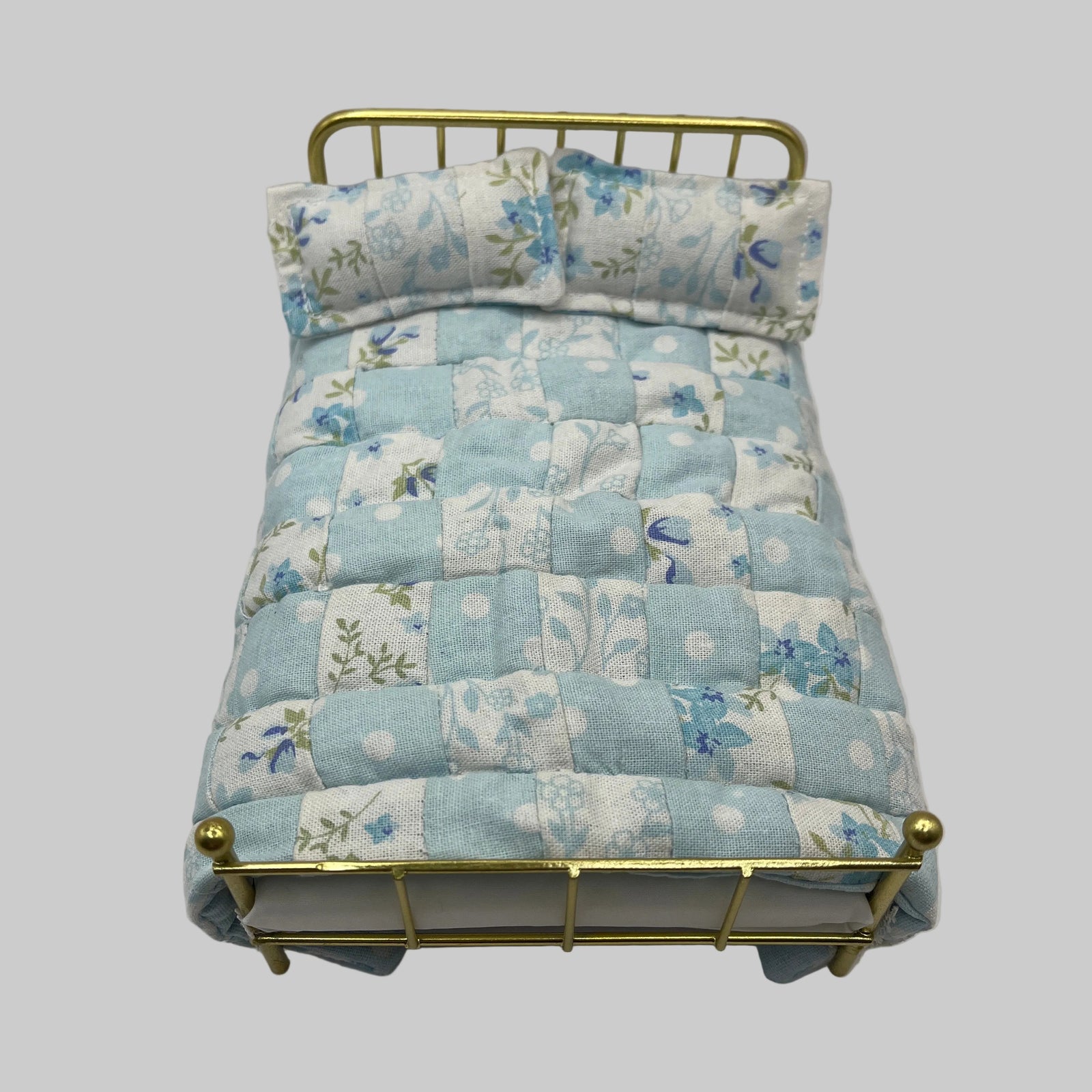 Dolls house blue double quilt set