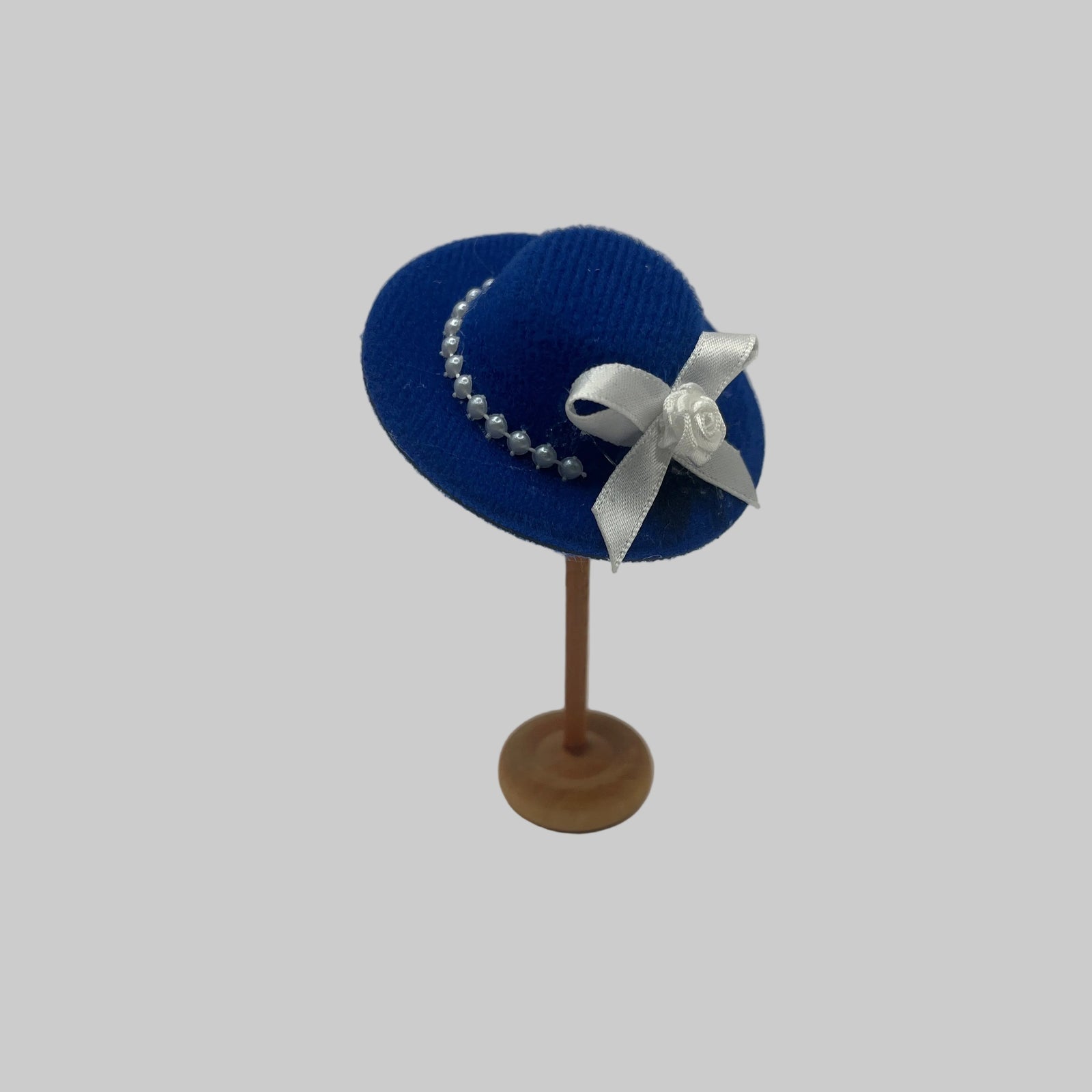 Dolls house blue ladies hat