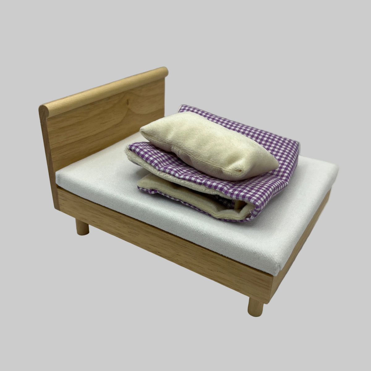 Dolls house modern pine bed with bedding