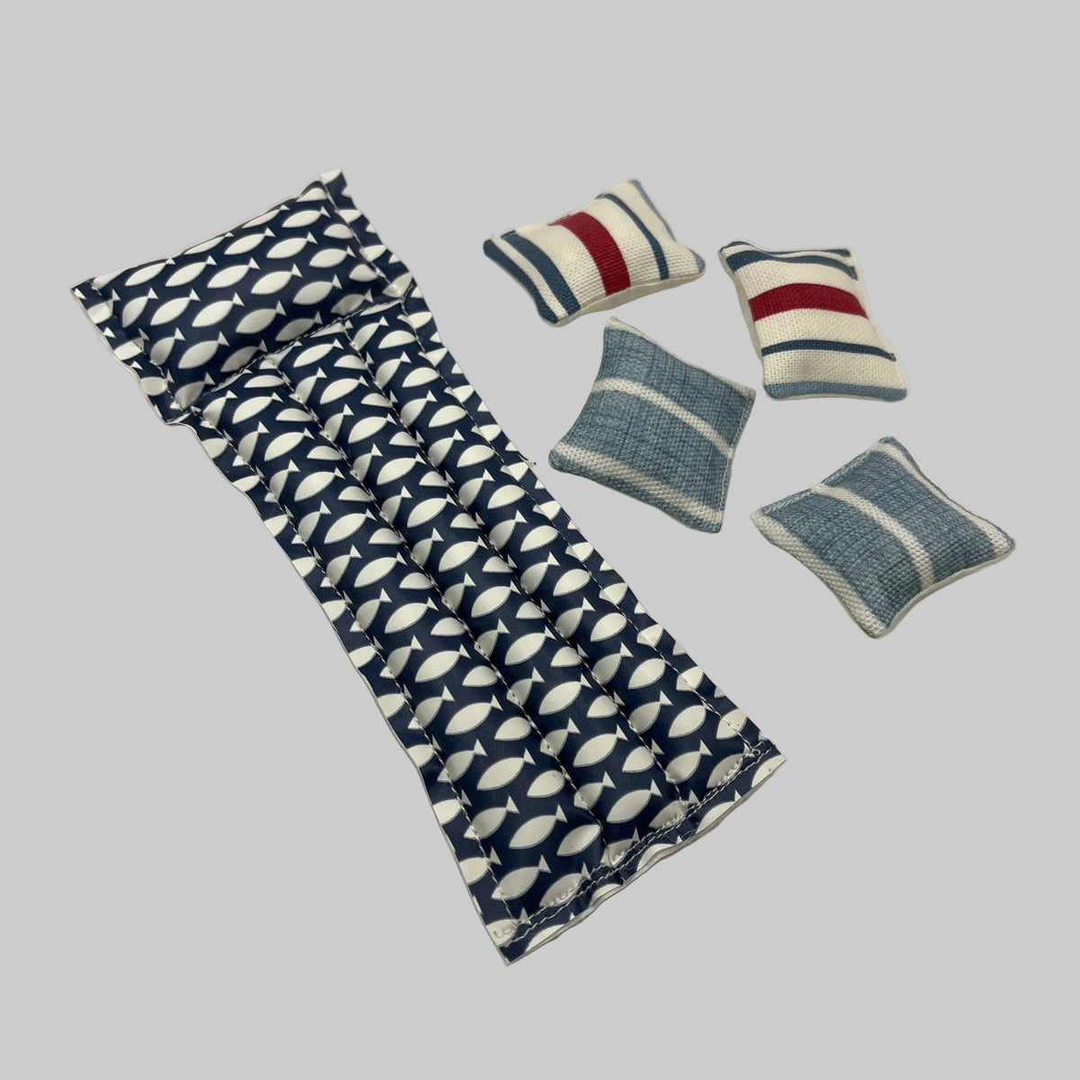 Dolls house pool lilo and cushions
