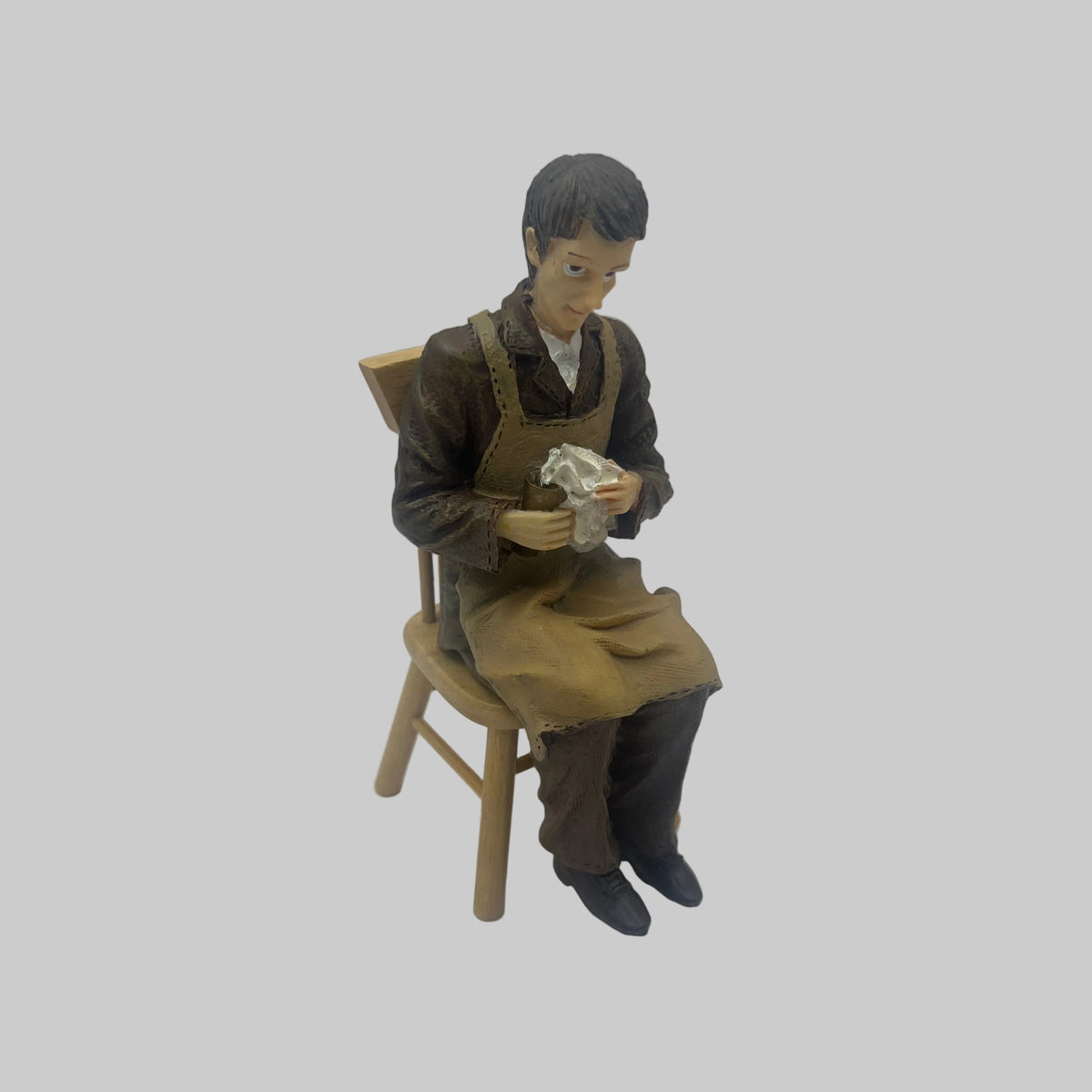 Dolls house Resin servant polishing